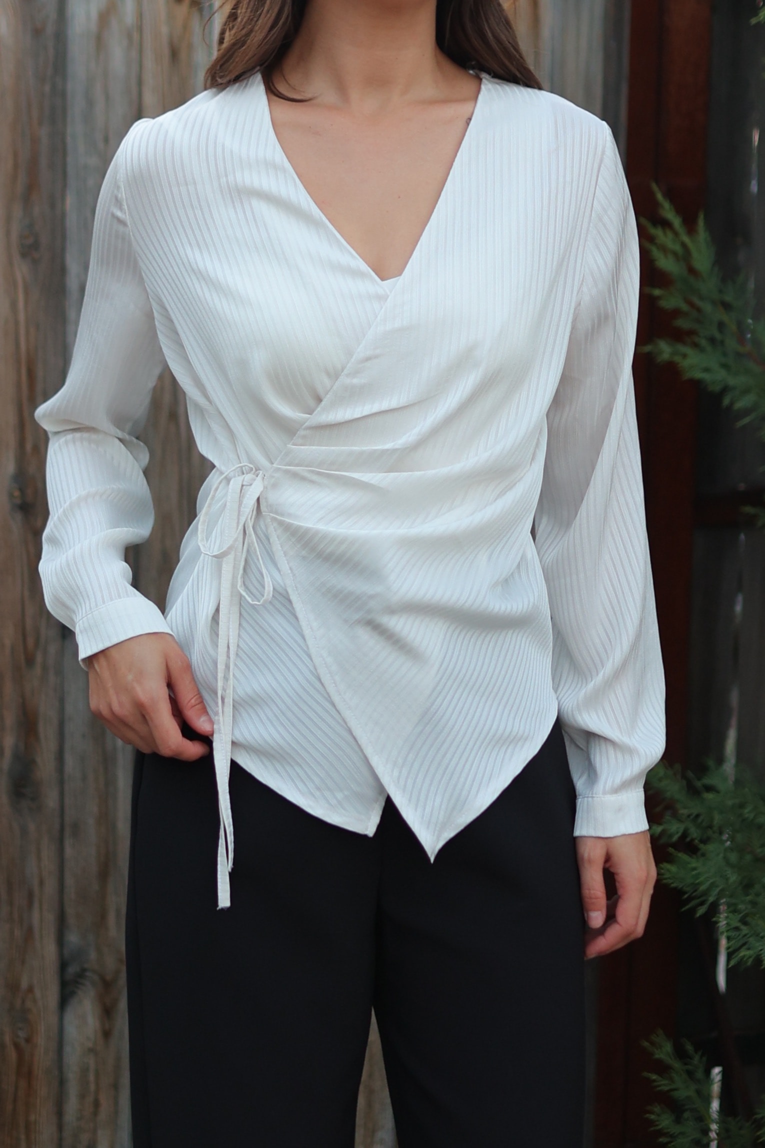 PİLELİ KRUVAZE DETAYLI DESENLİ BLUZ