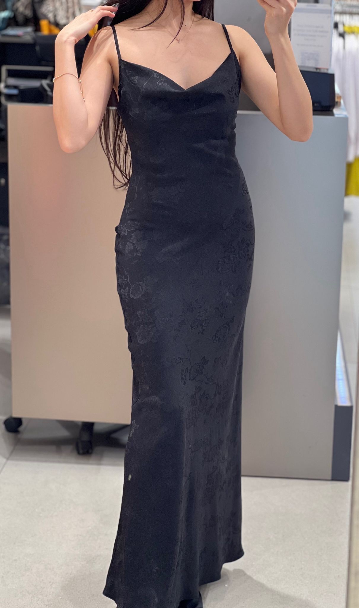 DEGAJE YAKA DESENLİ ELBİSE