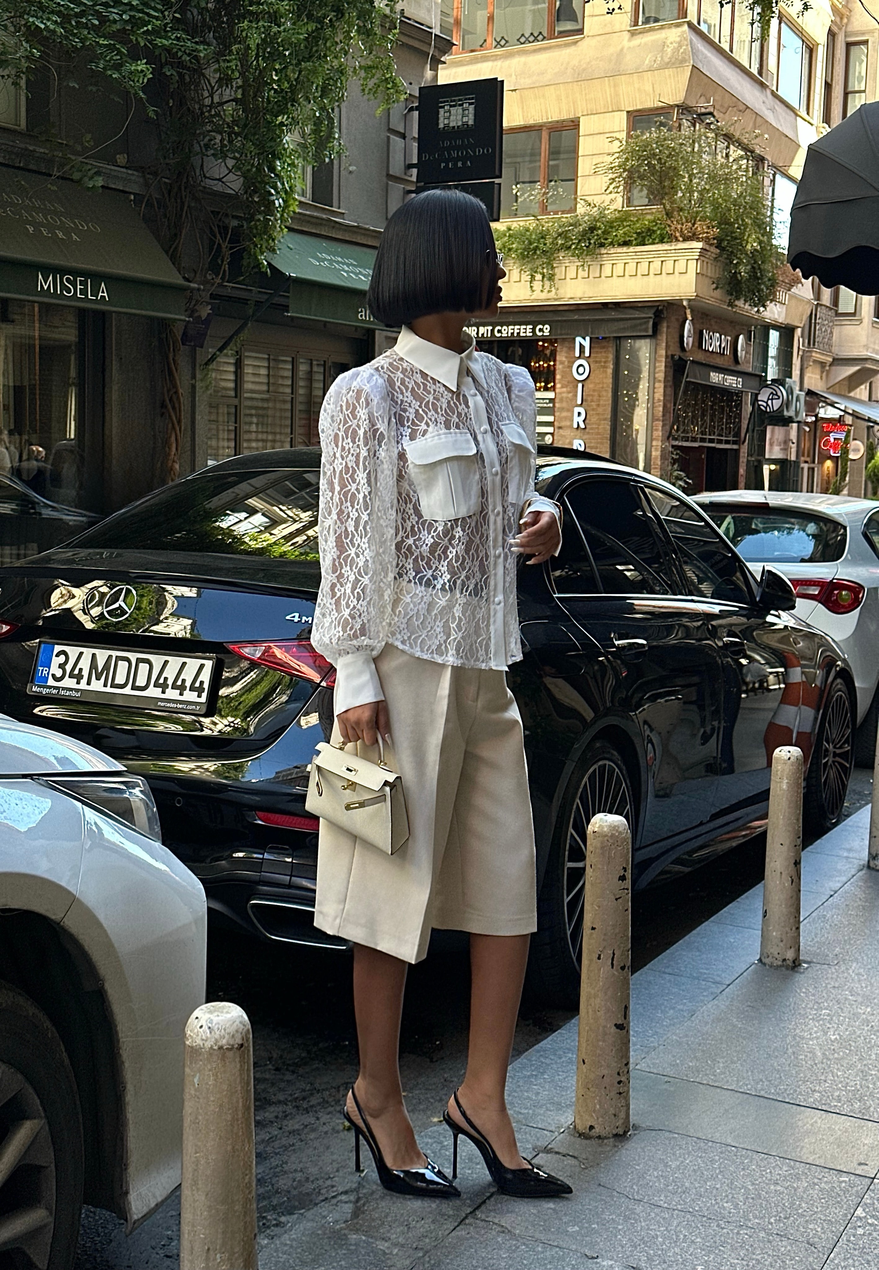 YAKALI ÖN CEPLİ DETAYLI GÖMLEK