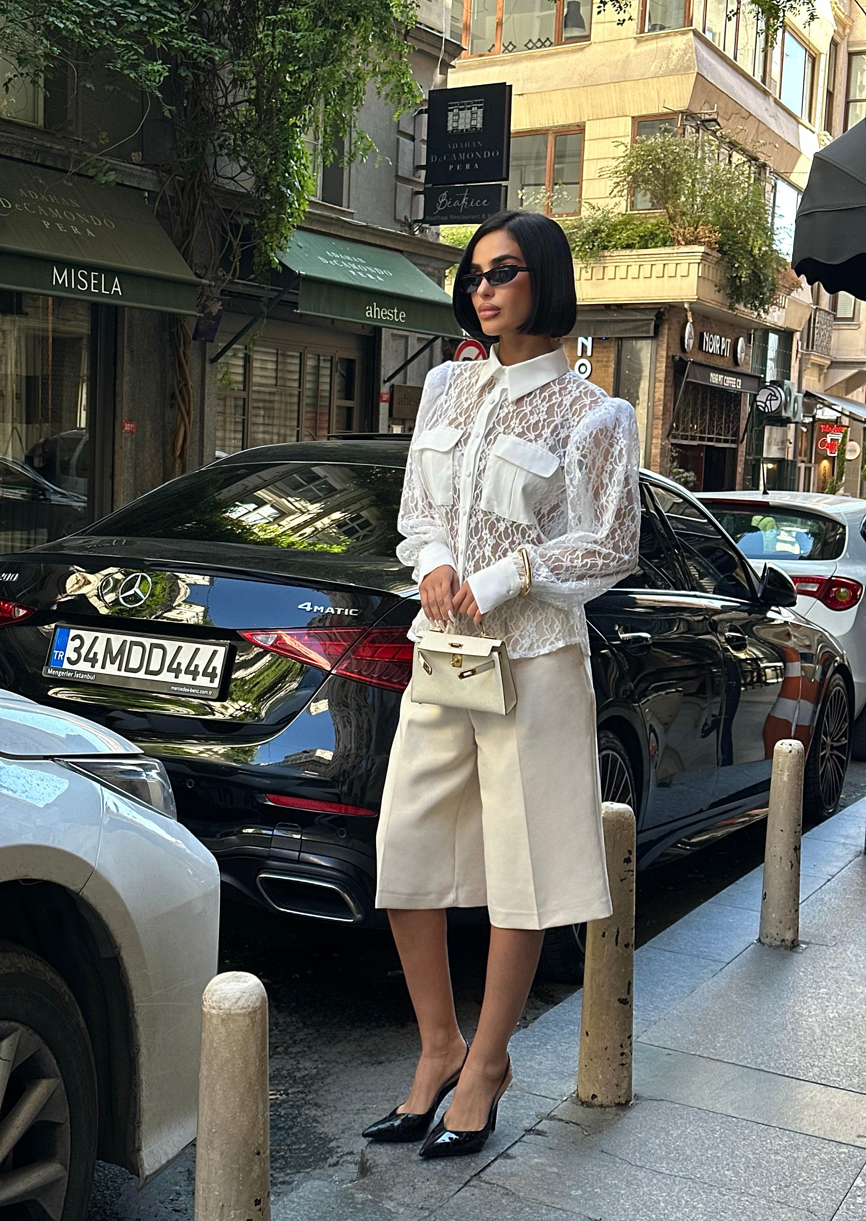 YAKALI ÖN CEPLİ DETAYLI GÖMLEK