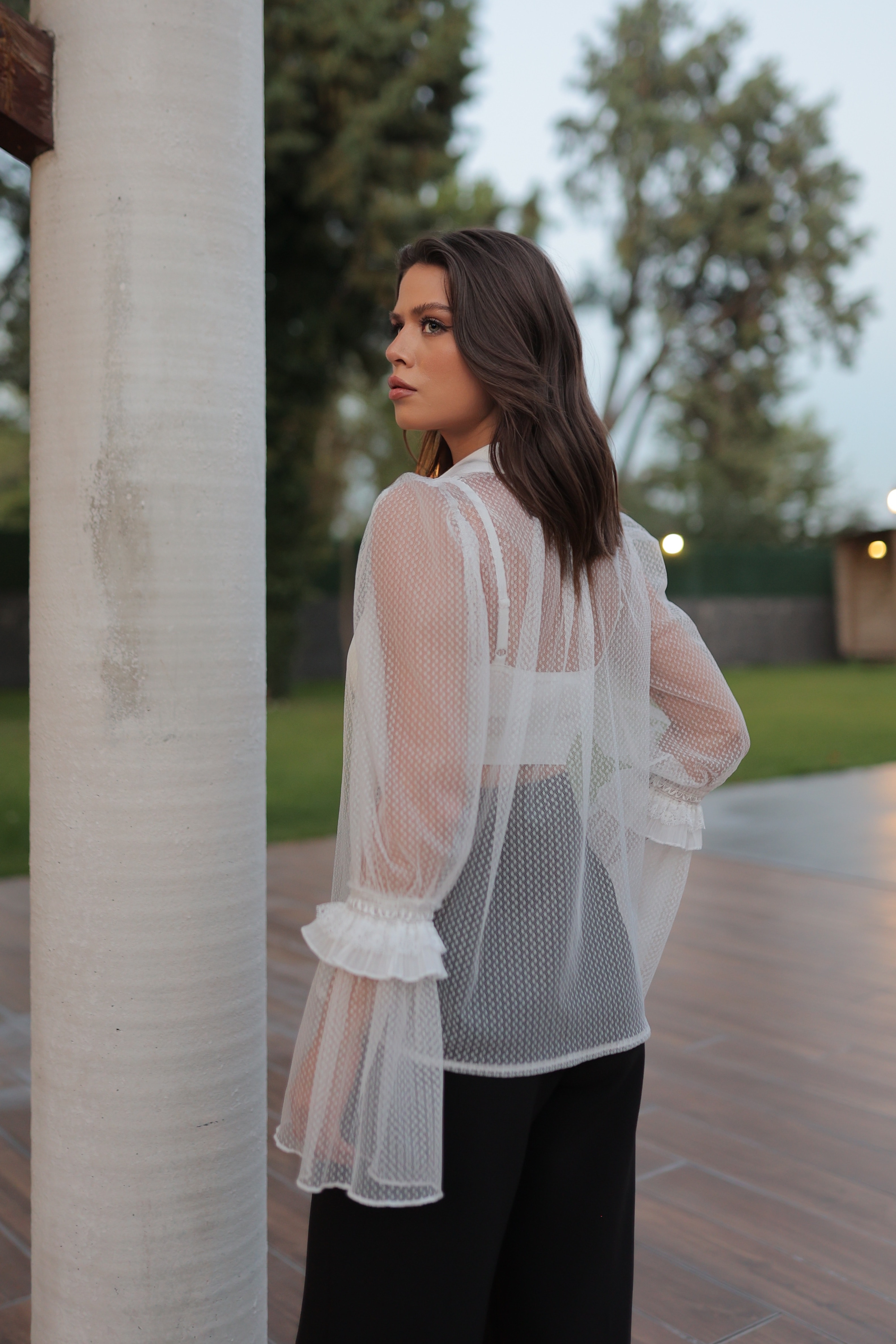 KLOŞ KOL DETAYLI FIRFIRLI BLUZ