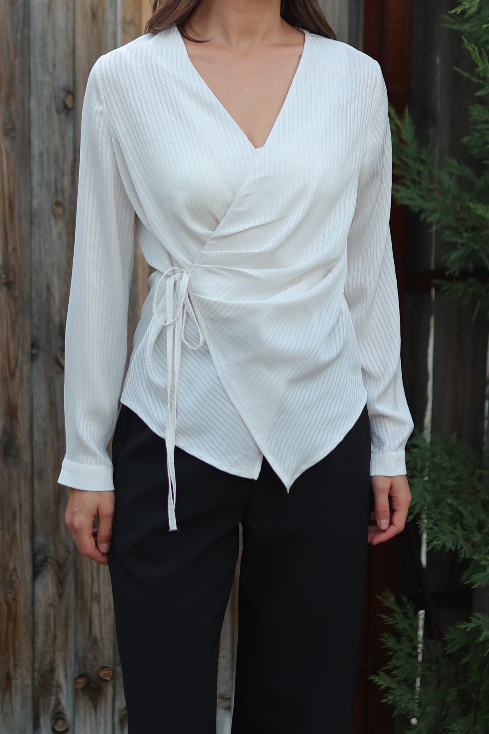 PİLELİ KRUVAZE DETAYLI DESENLİ BLUZ