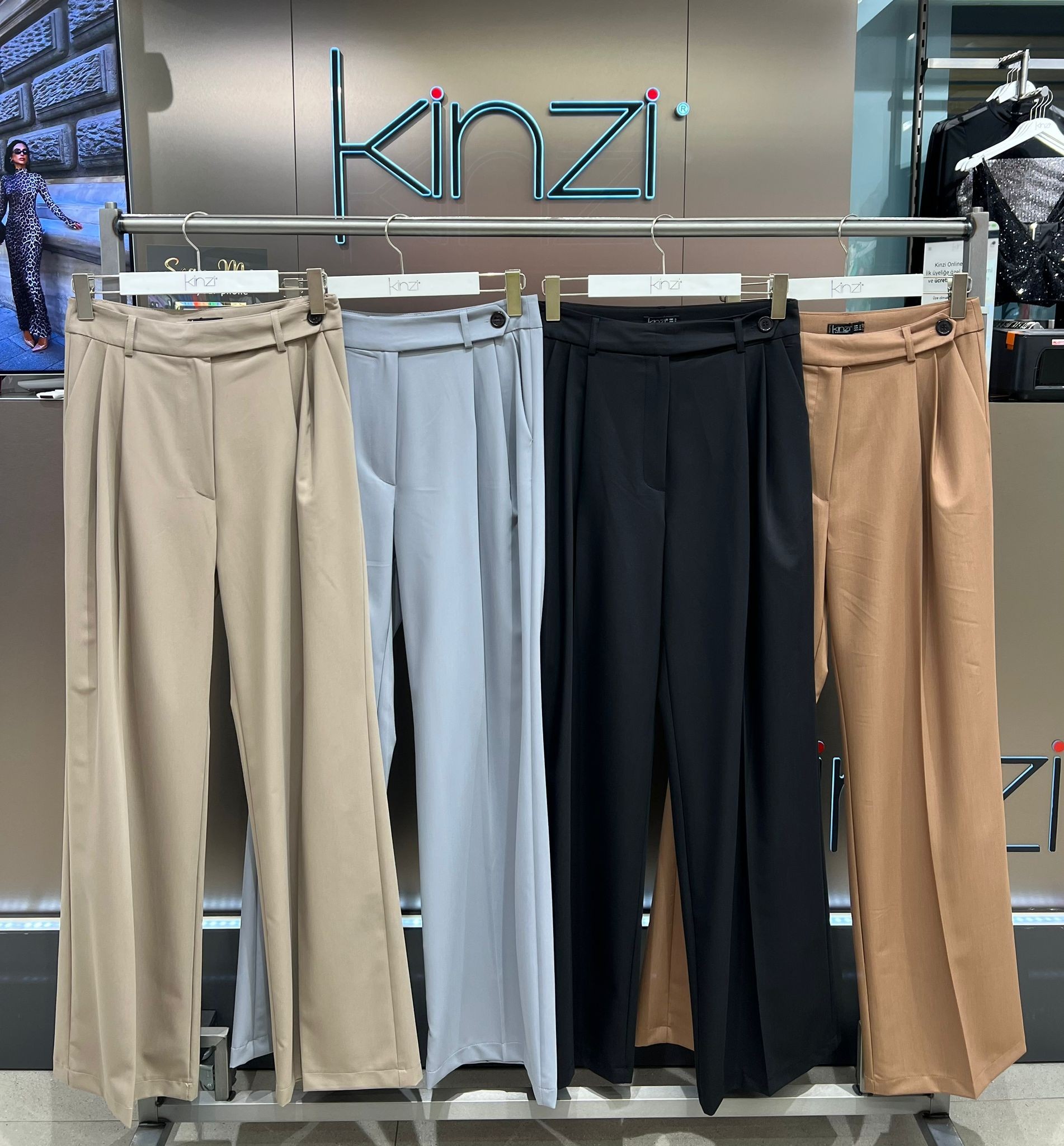 ÖN PİLELİ BEL KEMERLİ DETAYLI PANTOLON