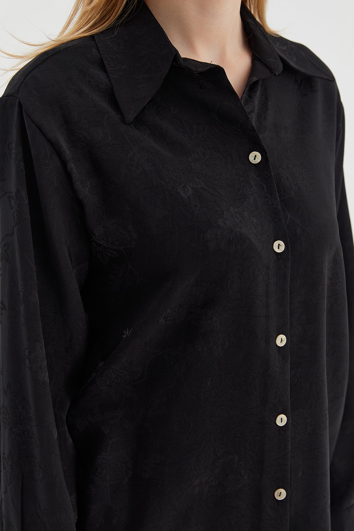 SEDEF DÜĞME DETAYLI DESENLİ GÖMLEK