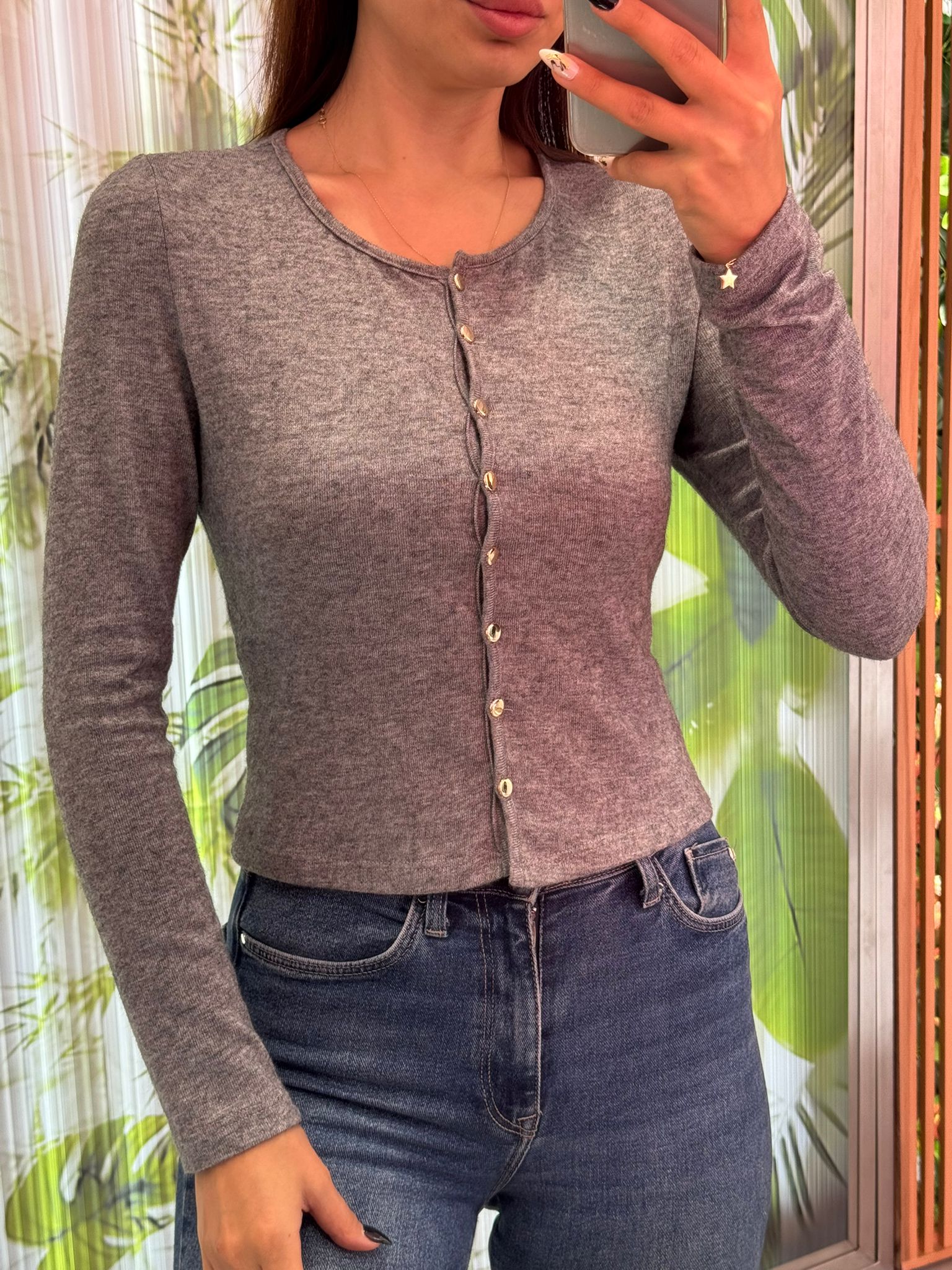 DANTEL ASKILI ATLET - KAVİS YAKA DÜĞMELİ BLUZ