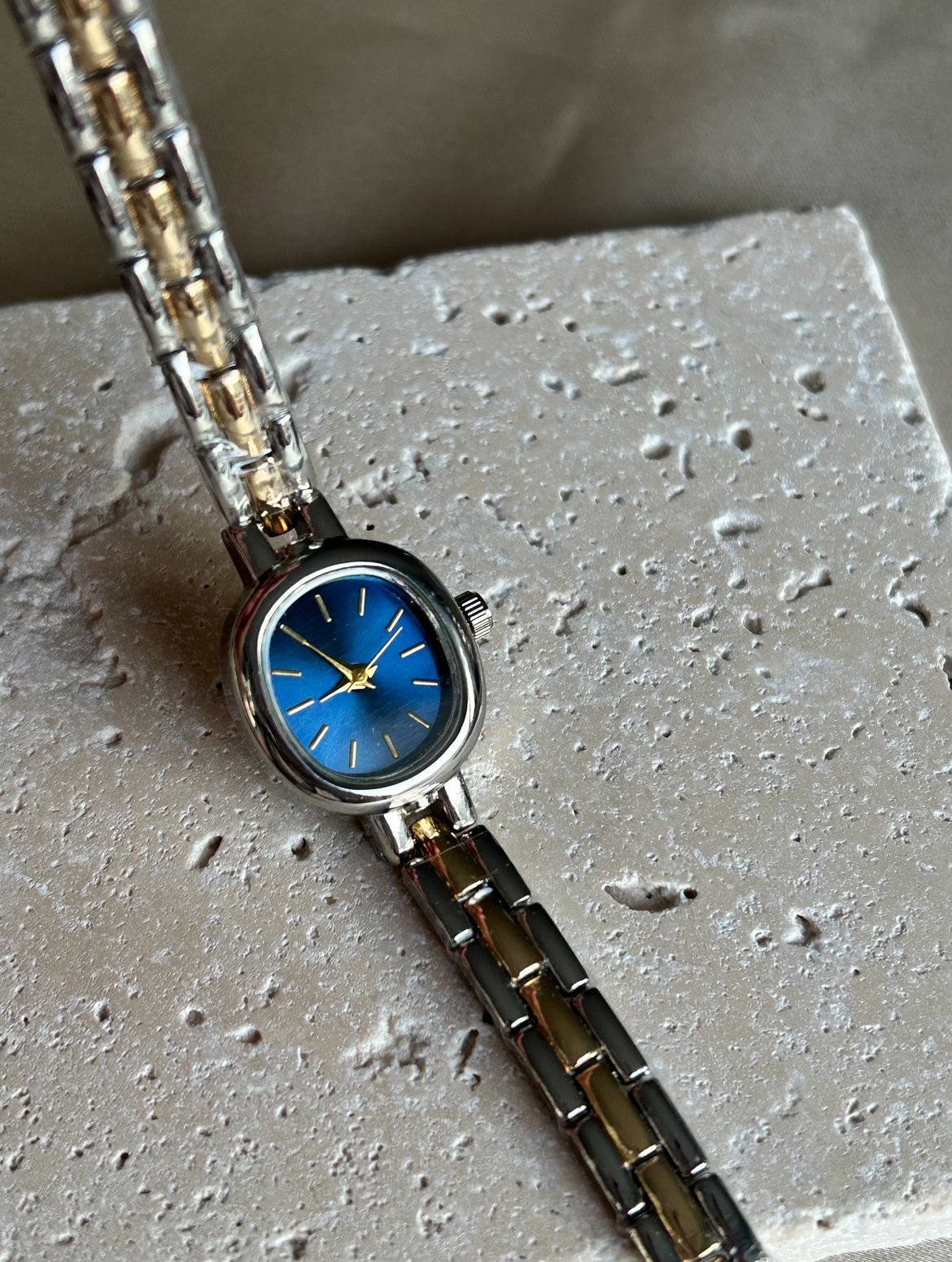 Mini Yuvarlak Model Lacivert Kadran Saat ( çift renkli )