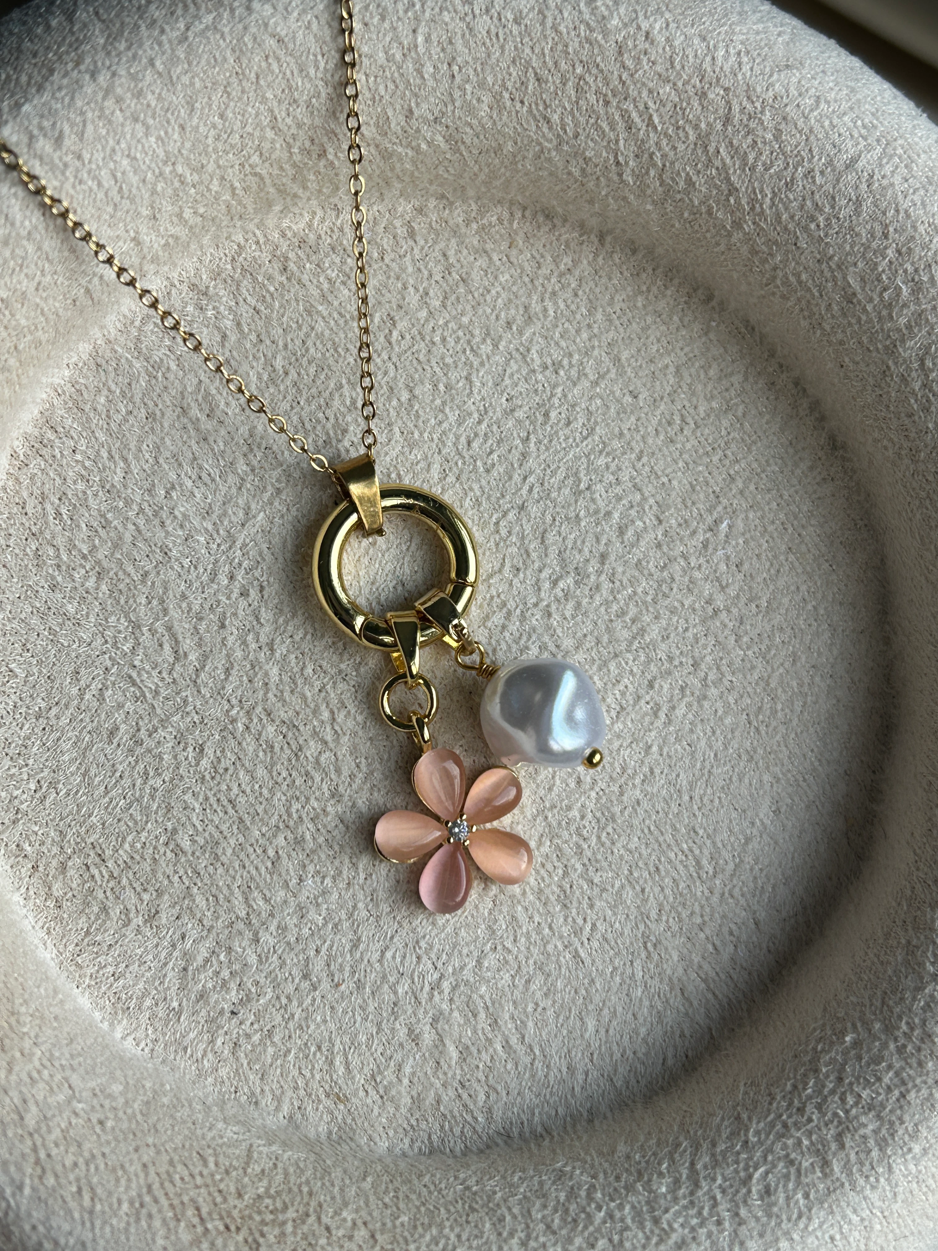Çiçek İnci Charm Kolye 