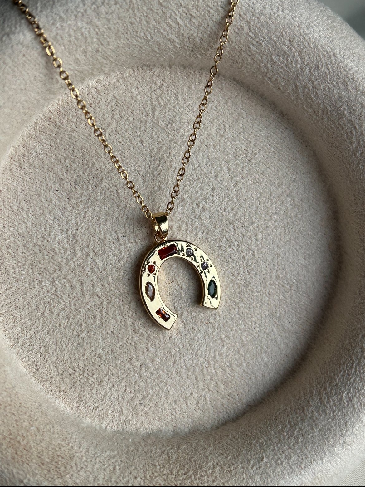 Renkli Taş Şans Nal Kolye