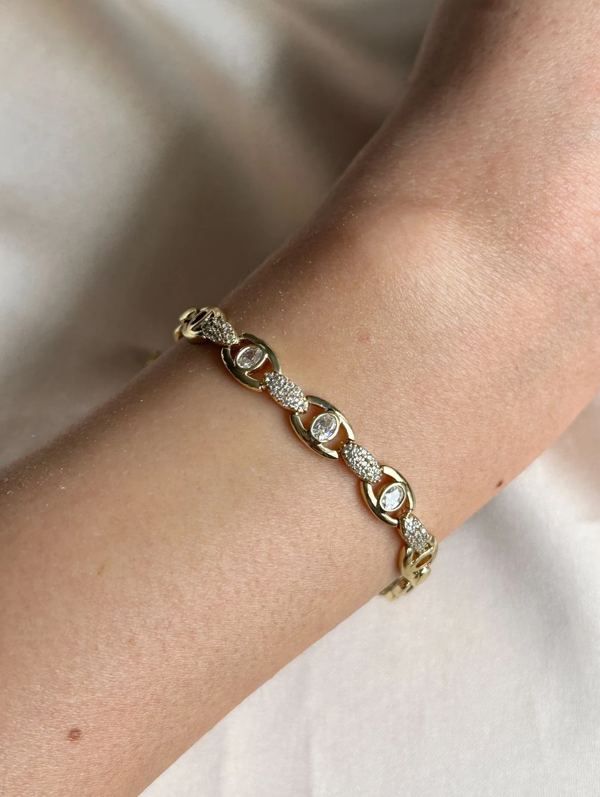 Göz Motif Taşlı Bileklik (14k Renk )