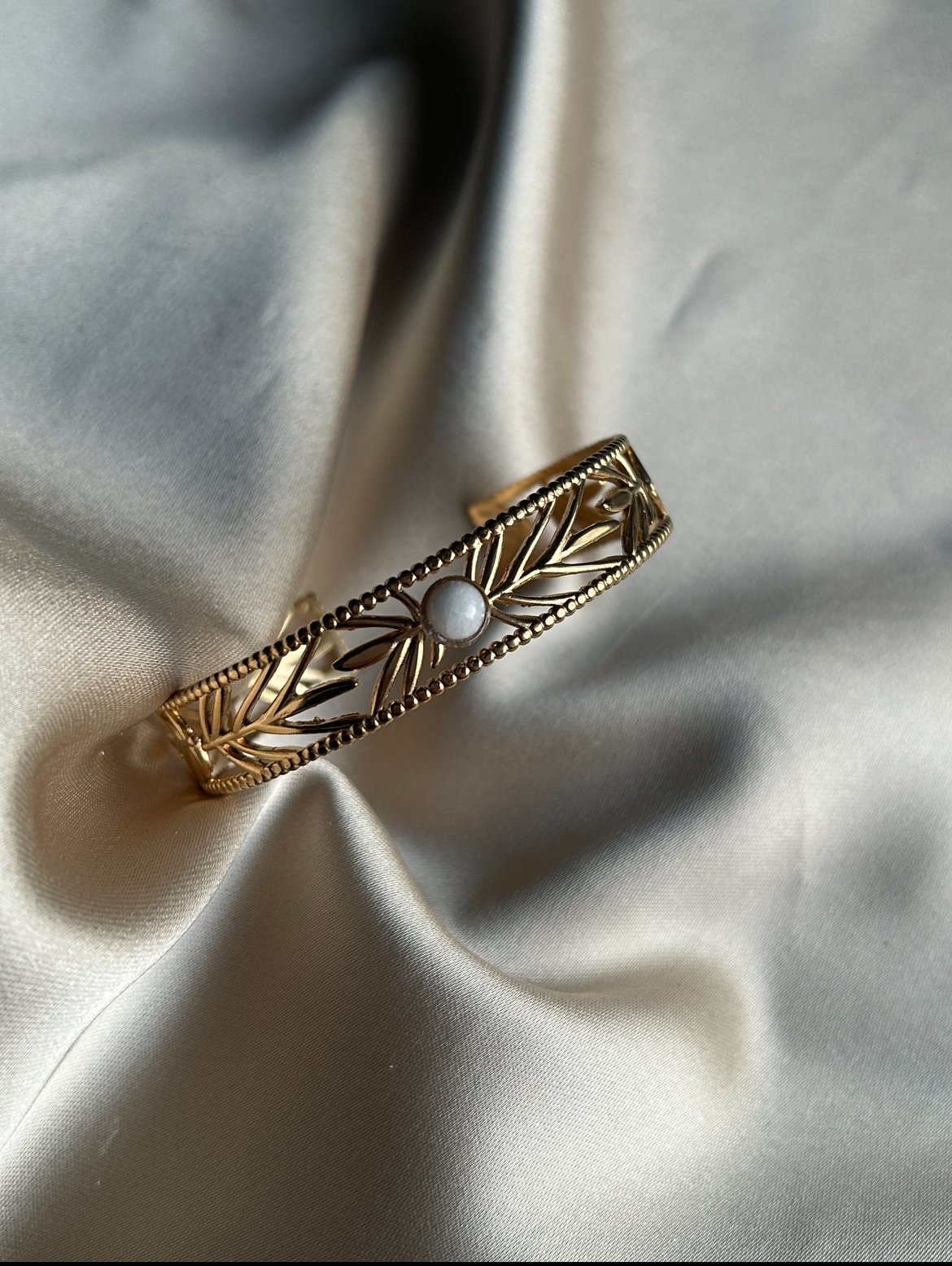 Beyaz Taş Çelik Bileklik