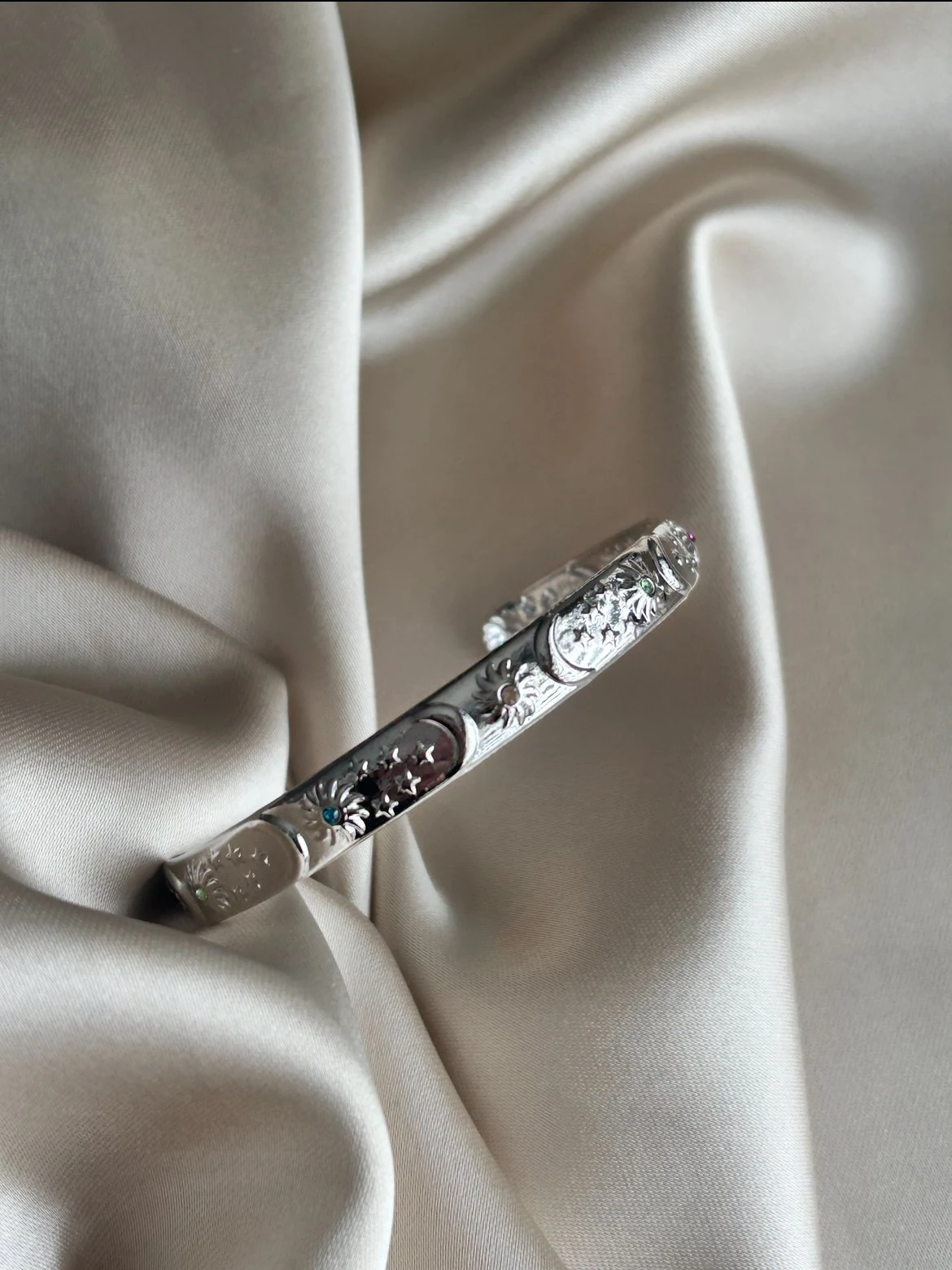 Renkli Taşlı Ay ve Güneş Bileklik ( gümüş renk )