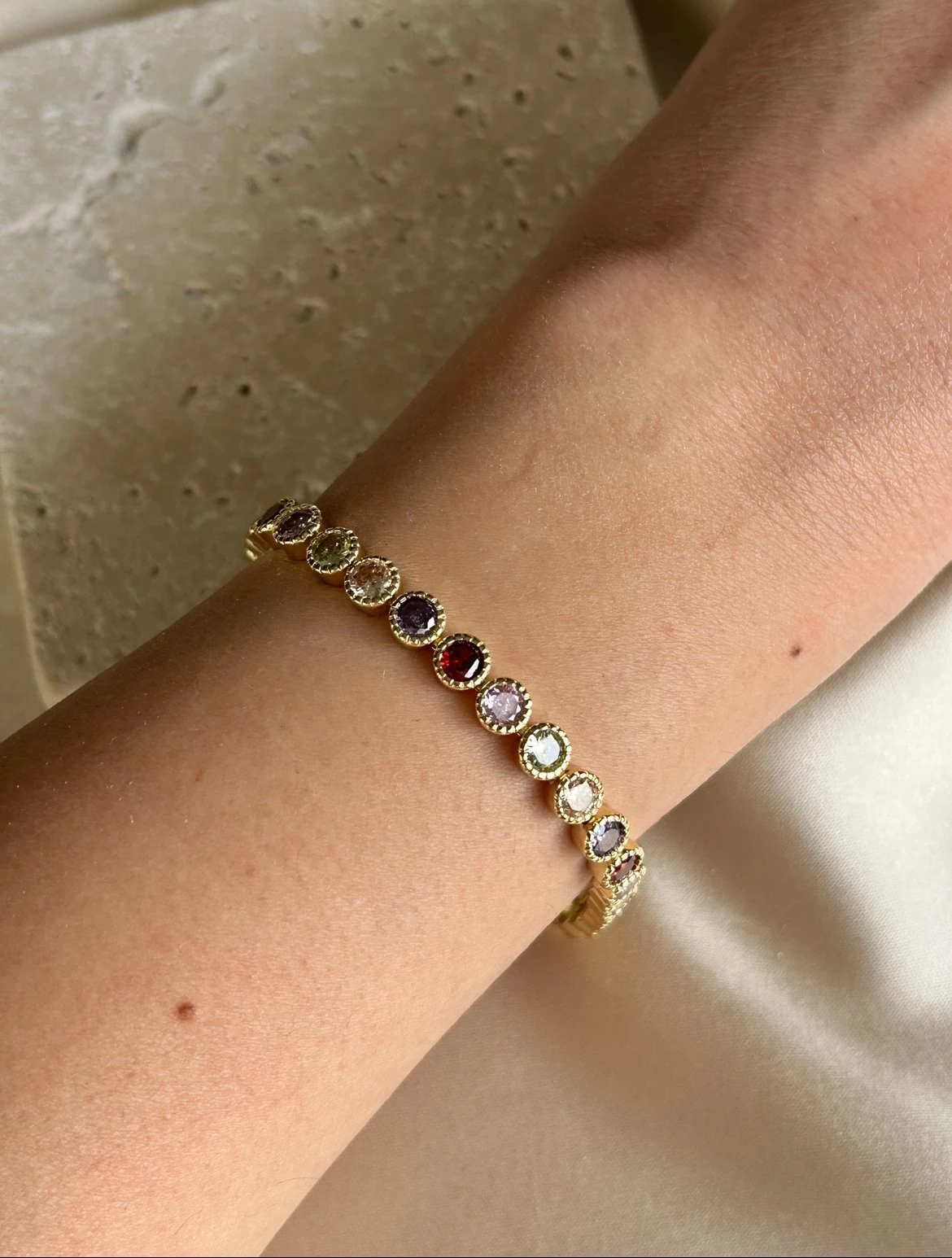 Renkli Taş Yuvarlak Model Bileklik (14k Renk)