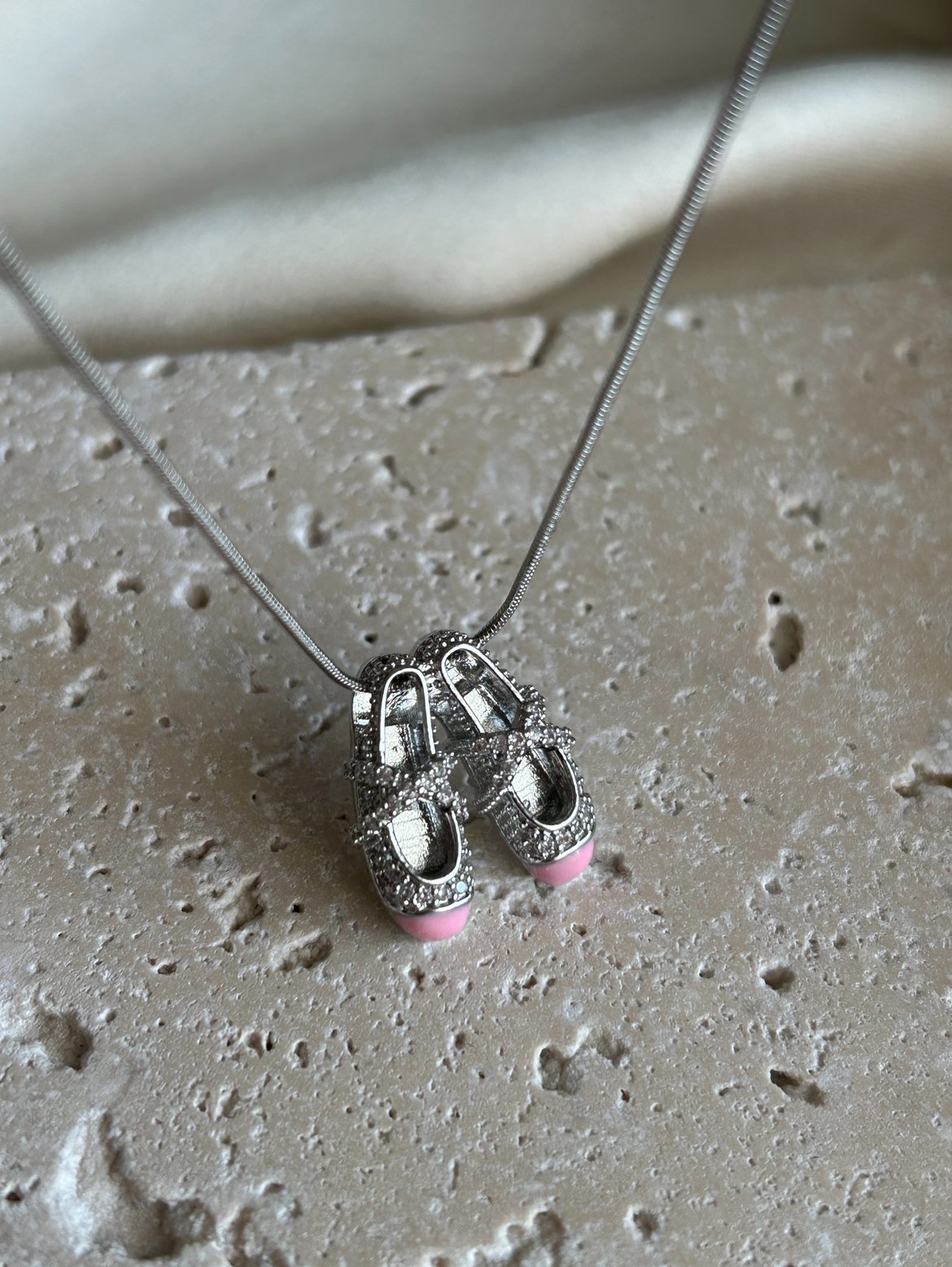 Balerin Model Kolye ( gümüş renk )