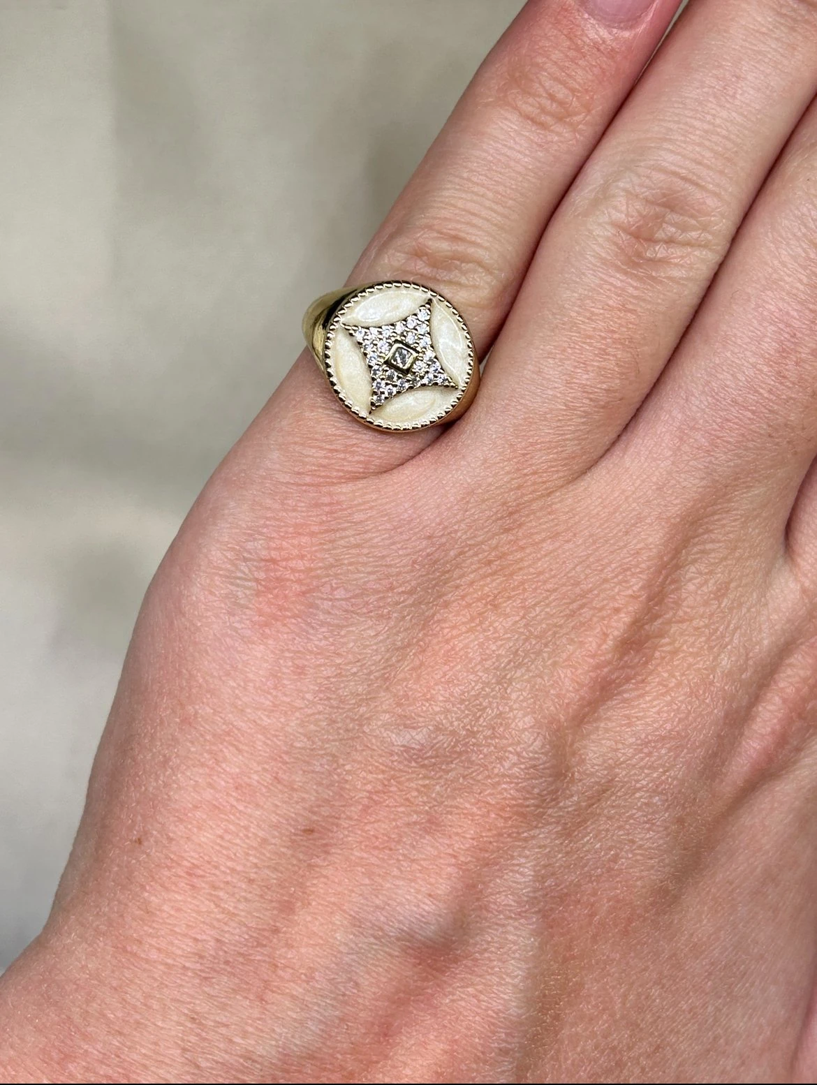 Kuzey Yıldızı Beyaz Mine Yüzük