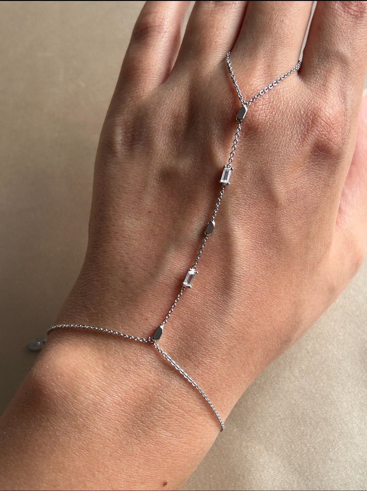 Dikdörtgen Taşlı Model Şahmeran ( gümüş renk)