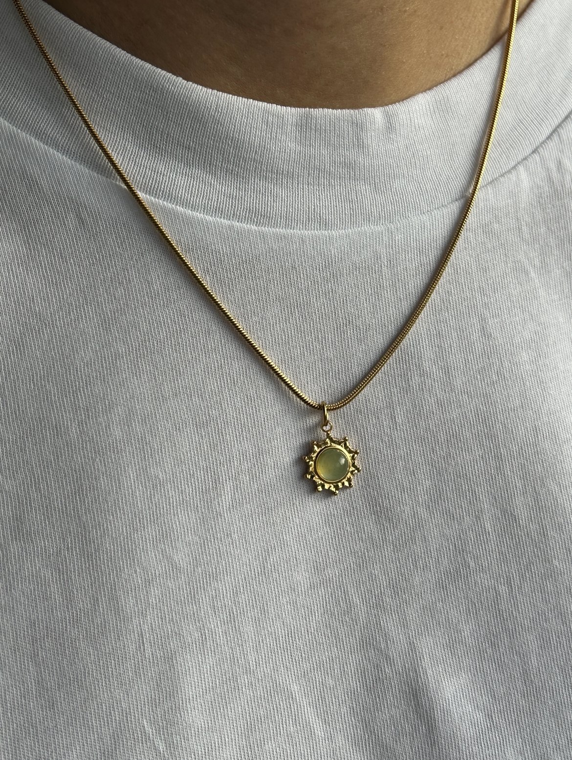 Yeşil Taş Güneş Model Çelik Kolye