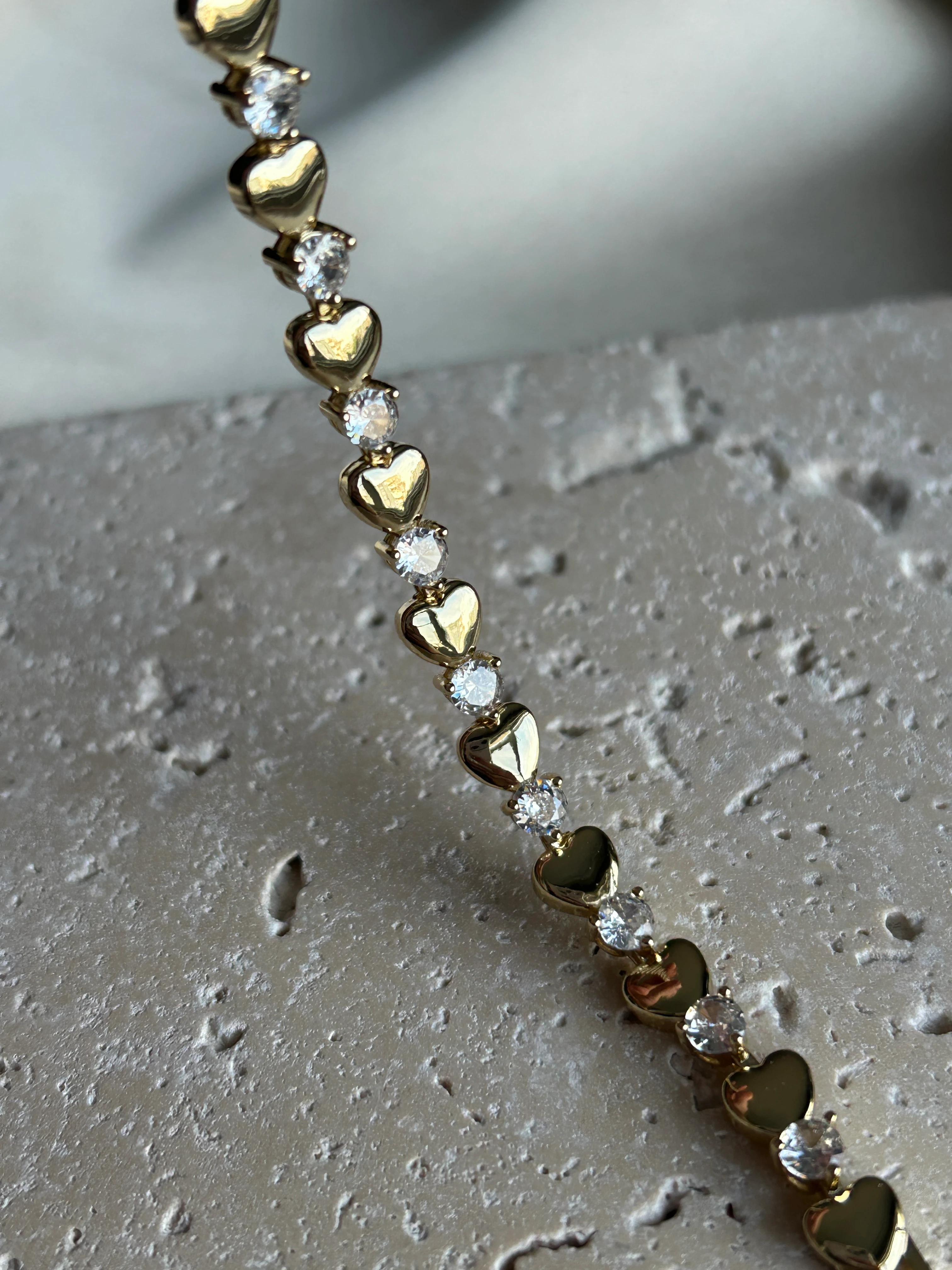 Kalp Ara Taş Model Bileklik ( 14K renk )