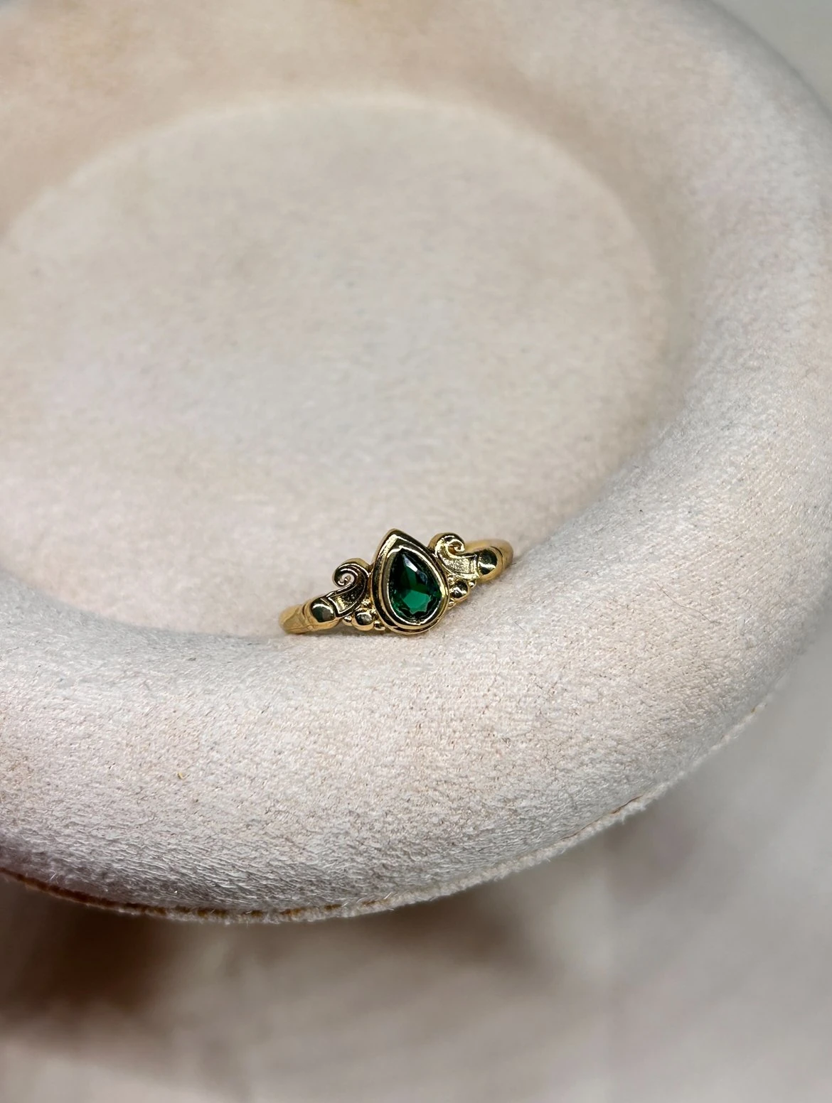 Yeşil Taş Prenses Kesim Yüzük