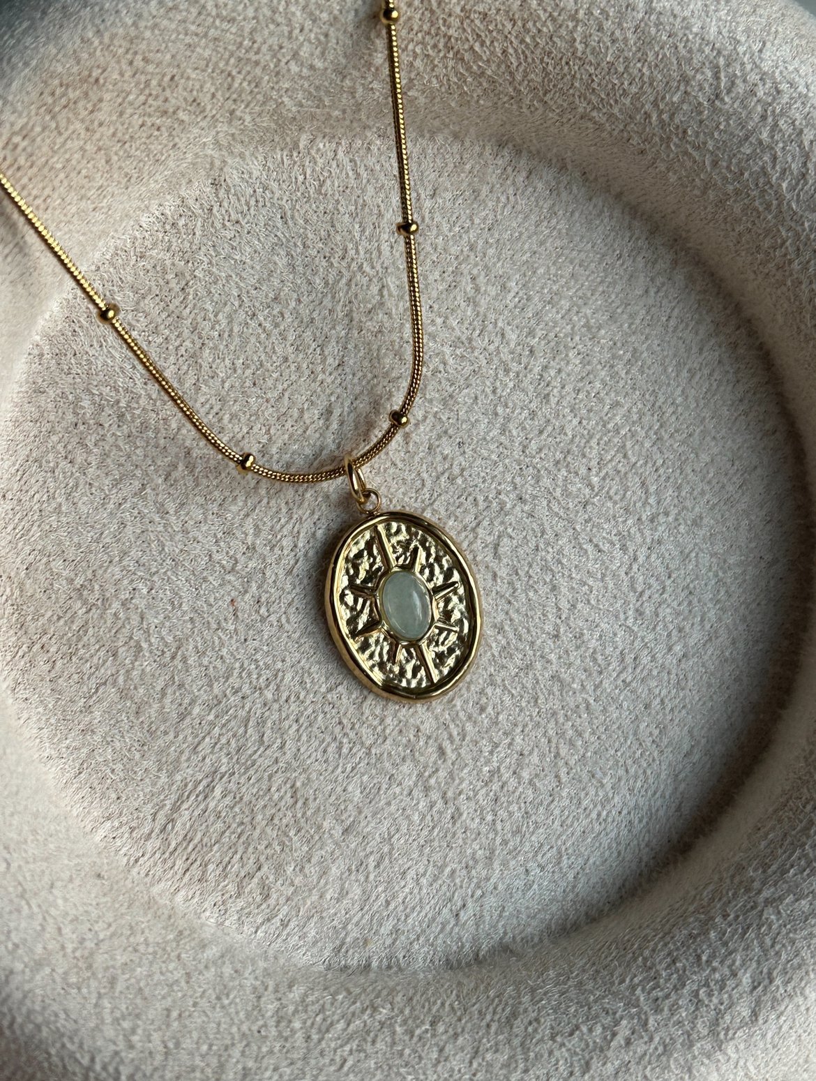 Vintage Model Açık Yeşil Taş Çelik Kolye