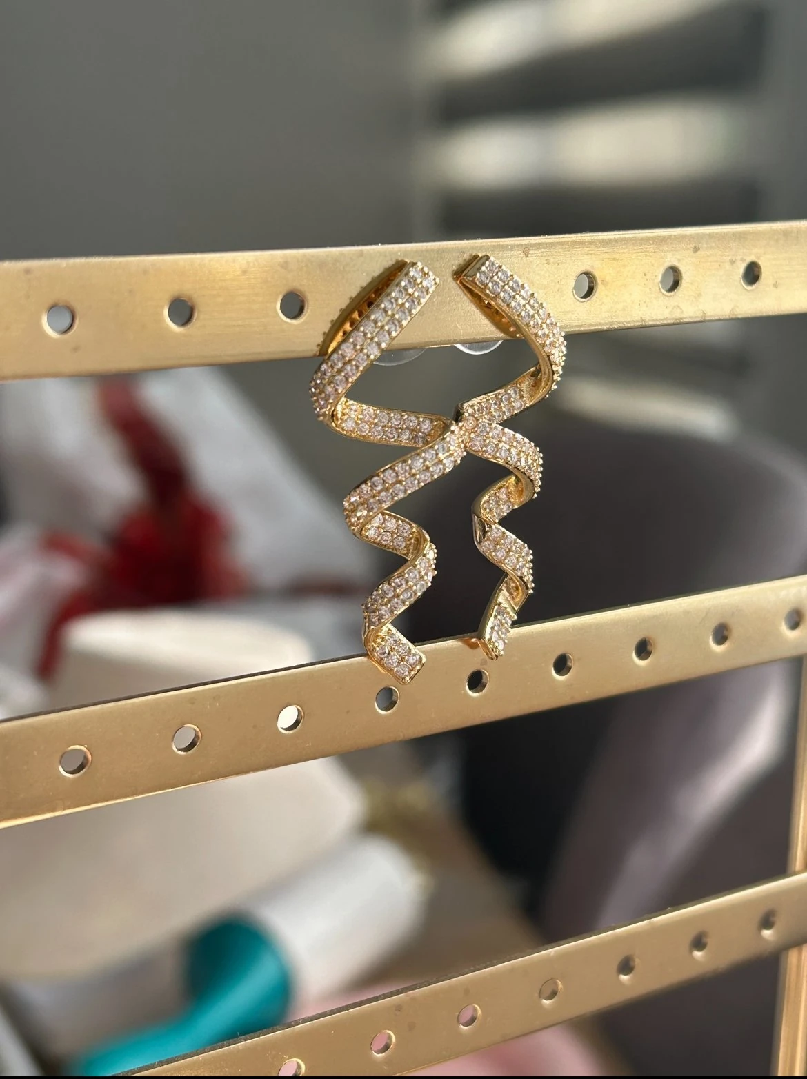 Sarmal Taşlı S Model Küpe