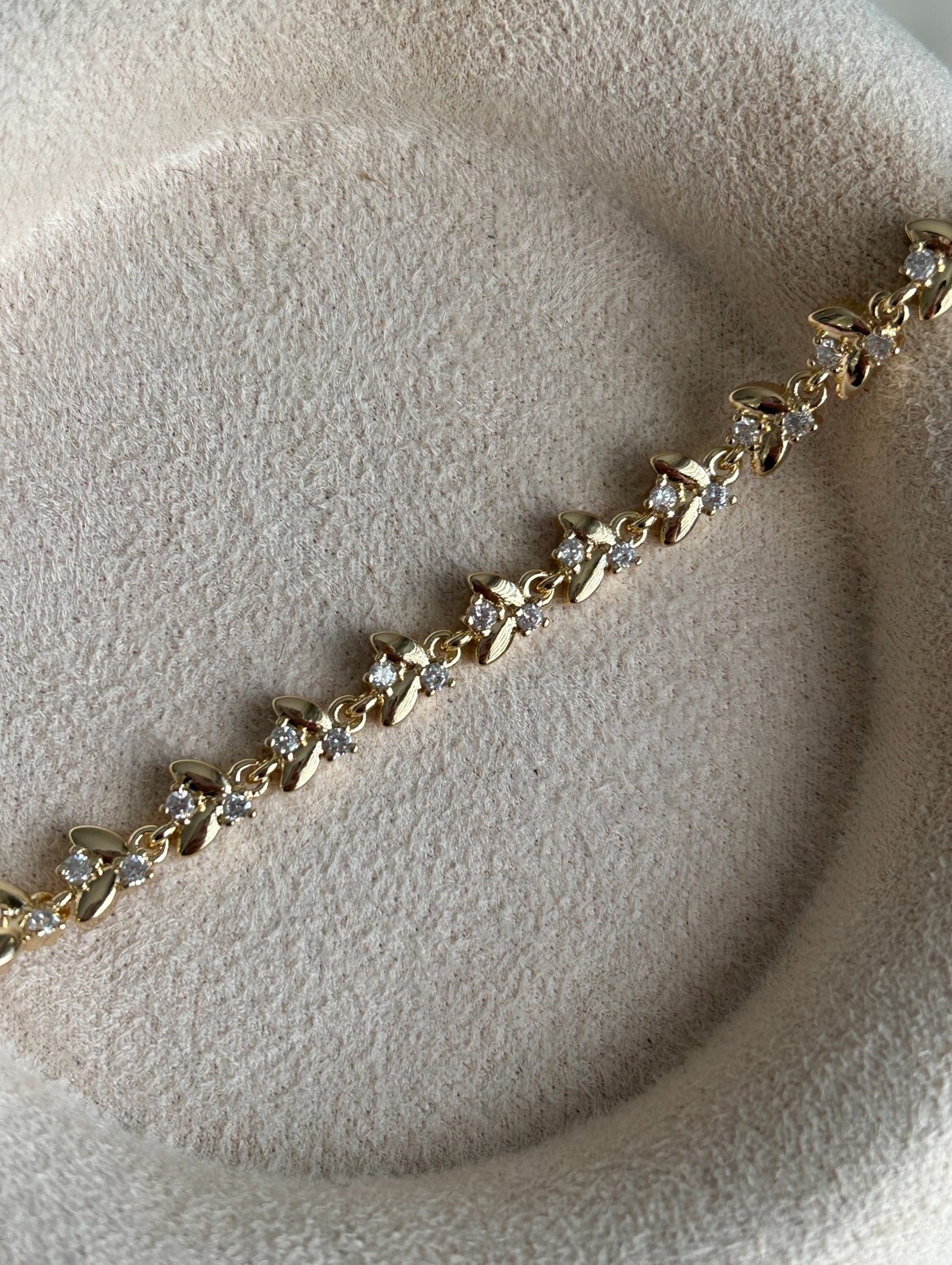 Mini Çiçek Model Taşlı Zarif Bileklik ( 14k Renk )