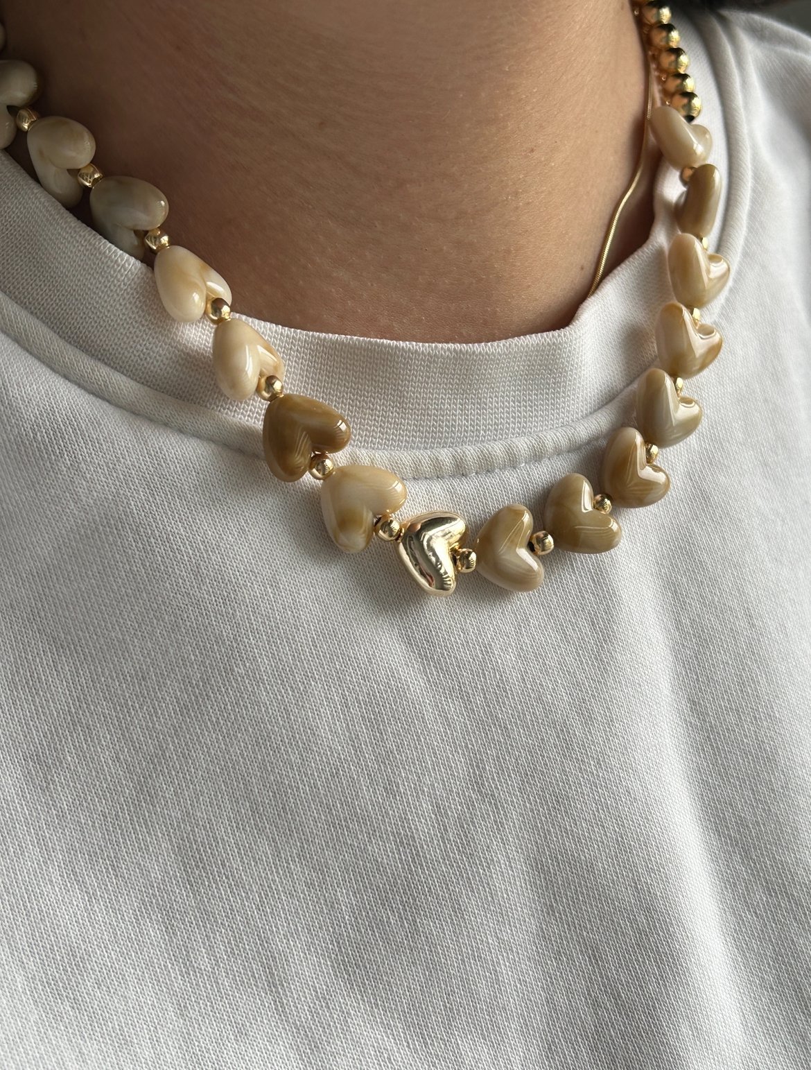 Sıra Kalp Model Akrilik Kolye