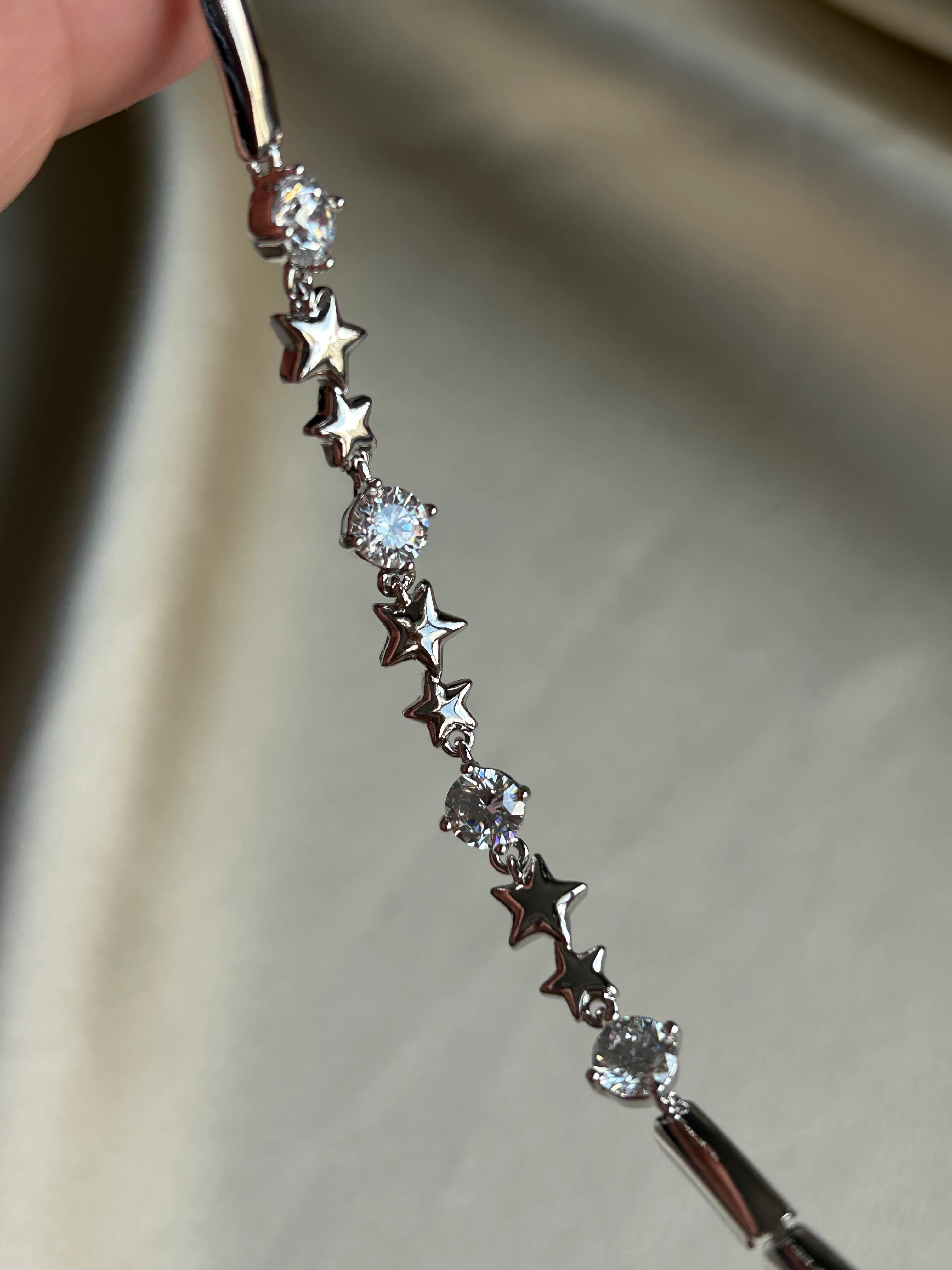 Mini Yıldız Ara Taş Bileklik ( gümüş renk )