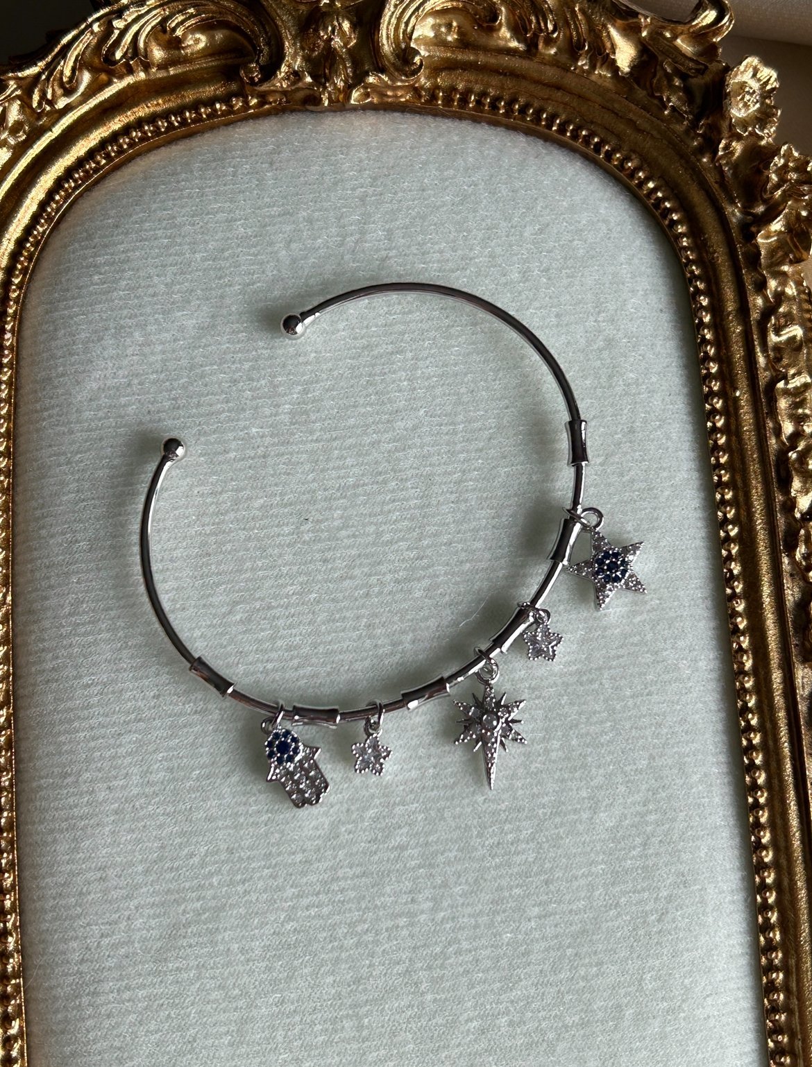 Kuzey Yıldızı ve Hamsa Charm Bileklik ( gümüş renk )