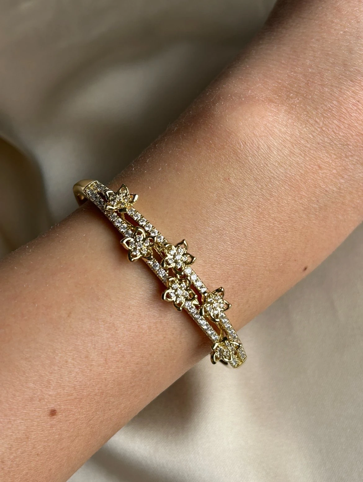 Çiçek Motif Kelepçe Bileklik  (14k Renk)