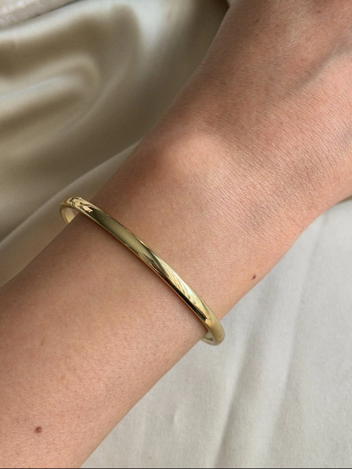 Basic Model Kelepçe Bileklik (14k Renk )