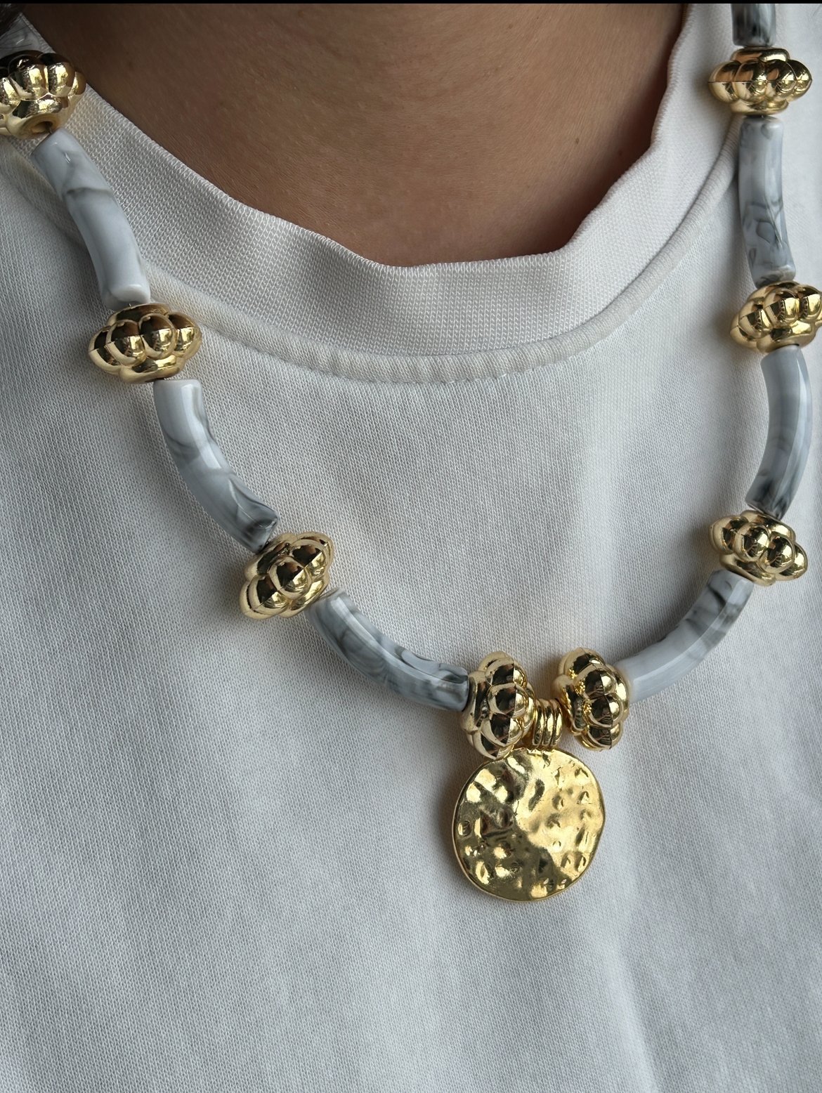 Akrilik Kemik Desen Kolye