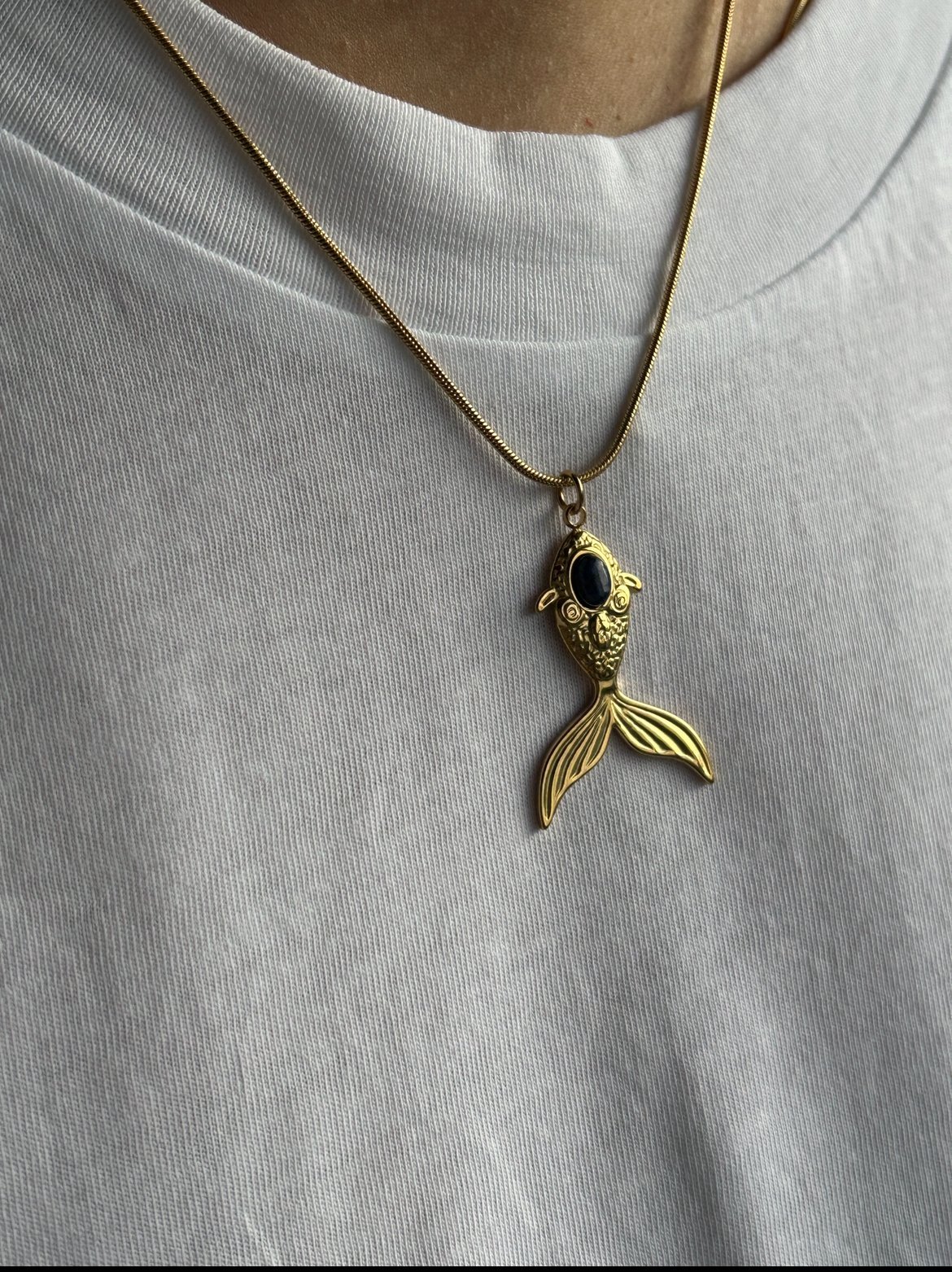 Lacivert Taş Balık Model Çelik Kolye