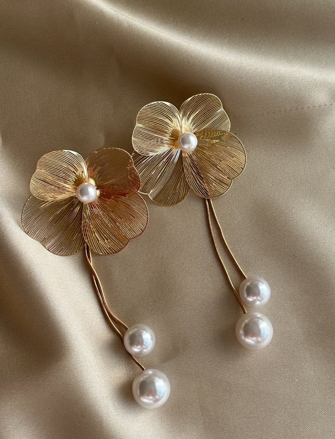 Çiçek İnci Model Küpe