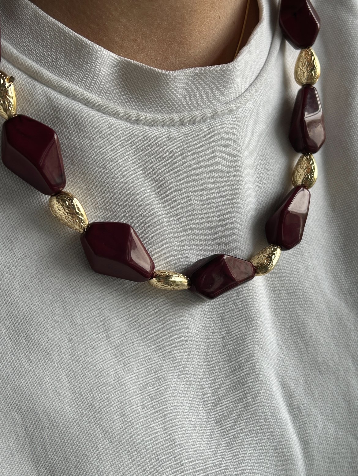 Bordo Taş Akrilik Kolye