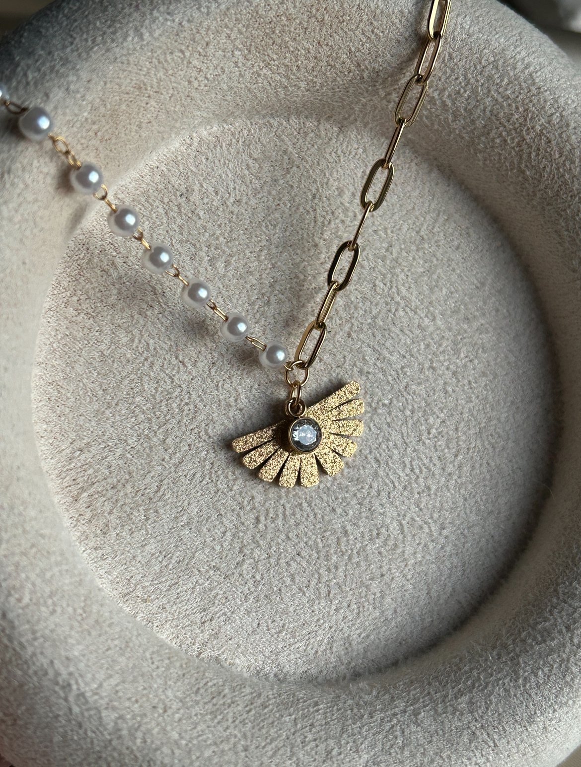 Yelpaze İnci Model Kolye