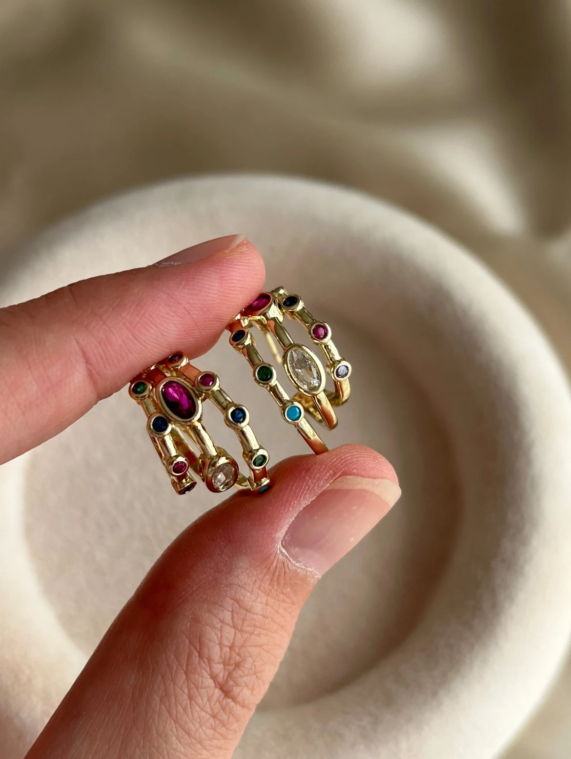 Renkli Dağınık Taş Küpe