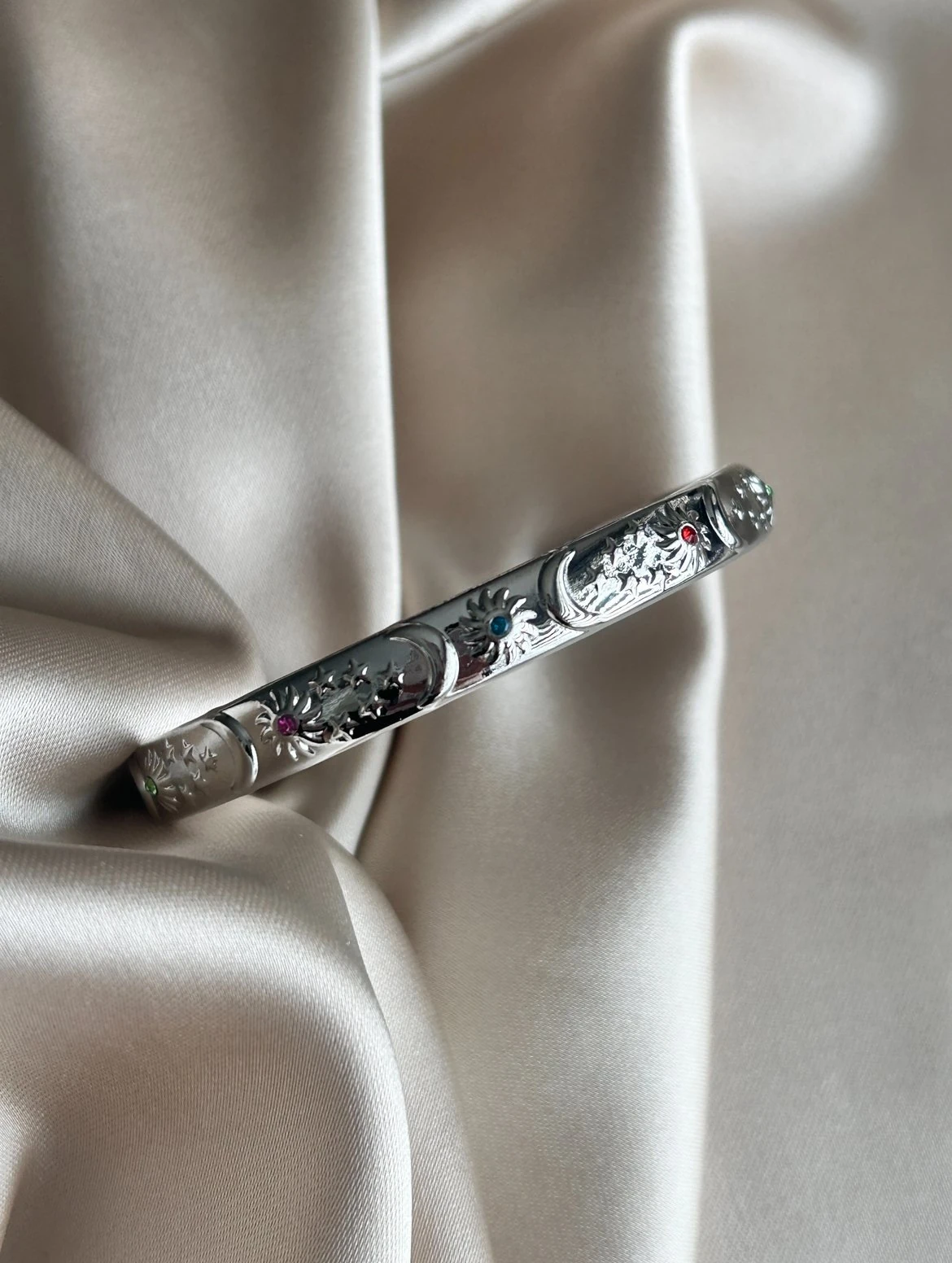 Renkli Taşlı Ay ve Güneş Bileklik ( gümüş renk )