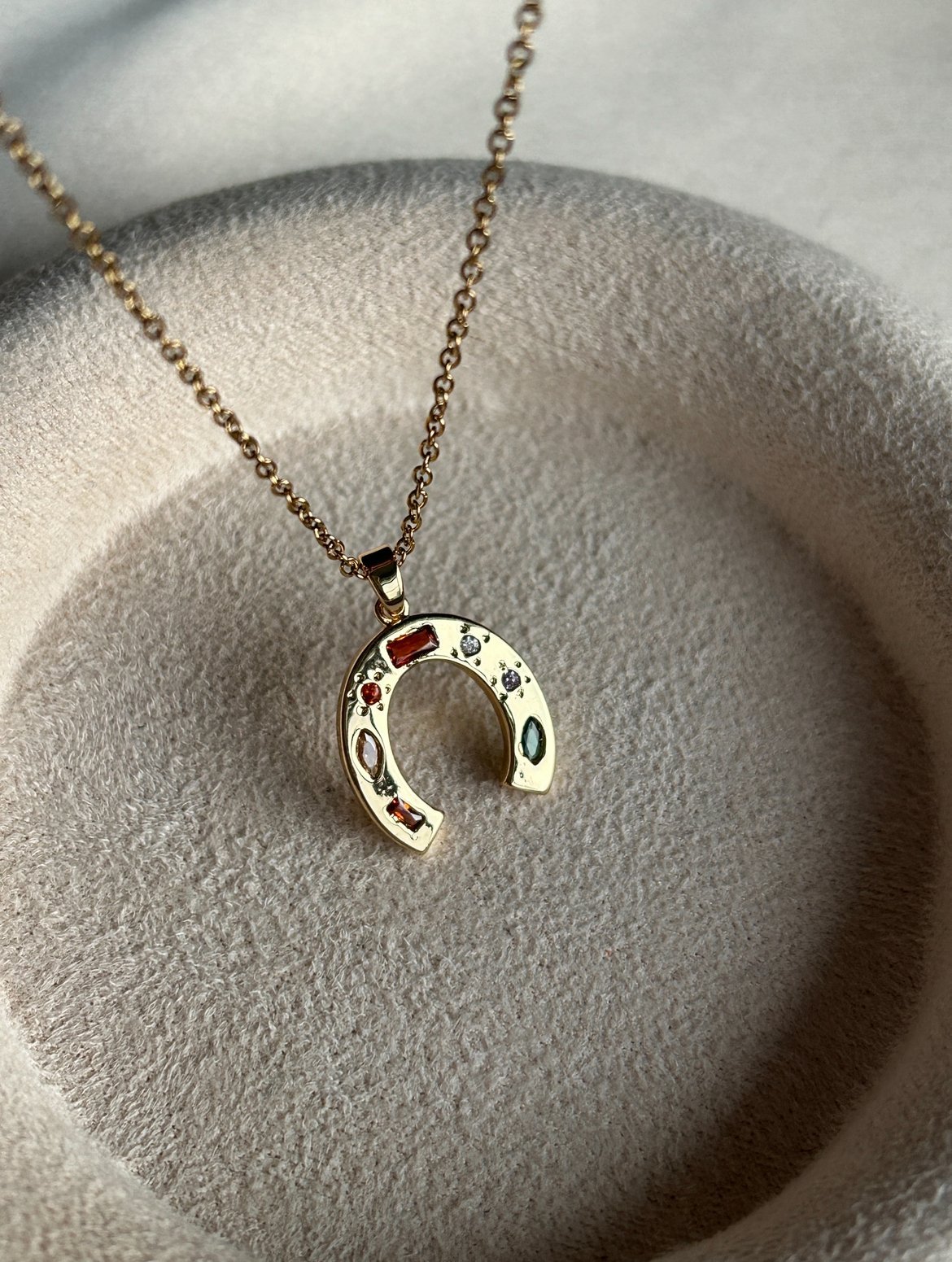 Renkli Taş Şans Nal Kolye