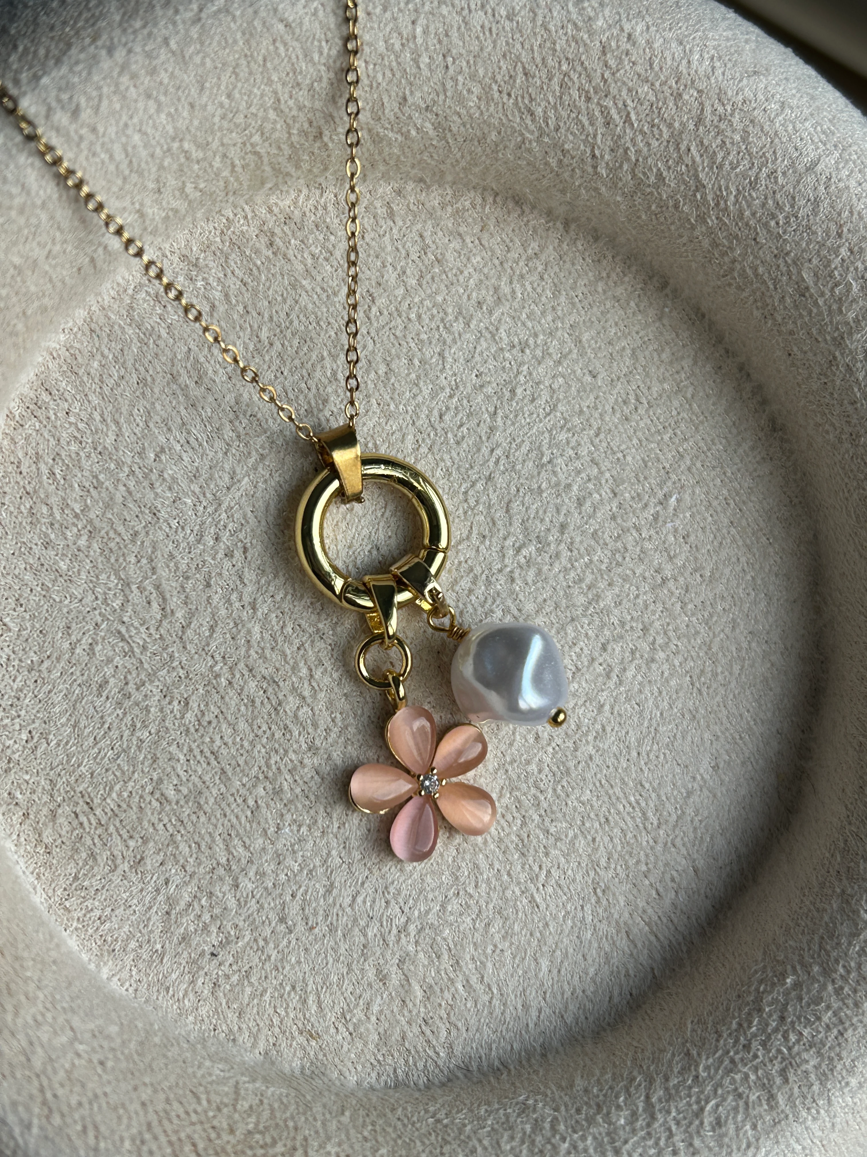 Çiçek İnci Charm Kolye 