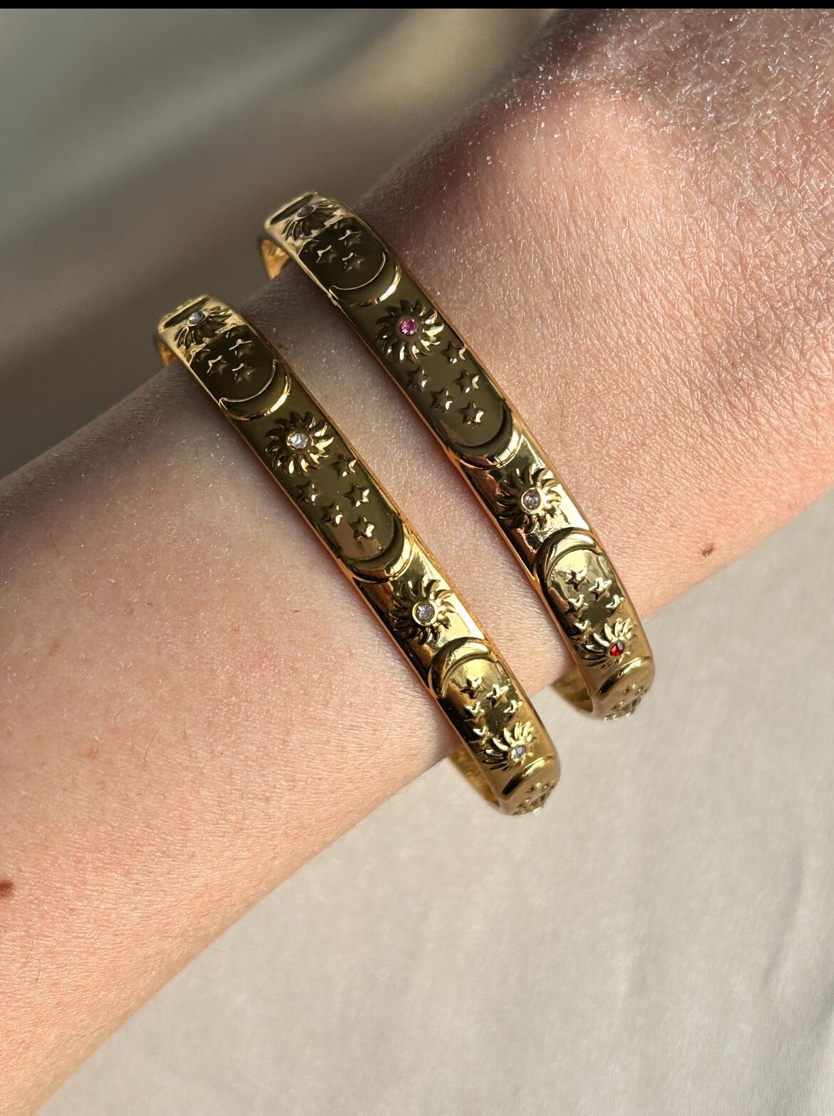 Ay ve Güneş Model Bileklik ( parlak renkli taşlı )