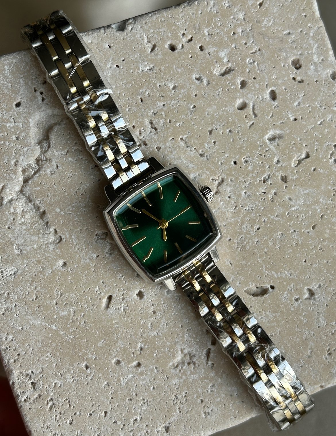 Kare Model Yeşil Kadran Saat ( çift renkli )