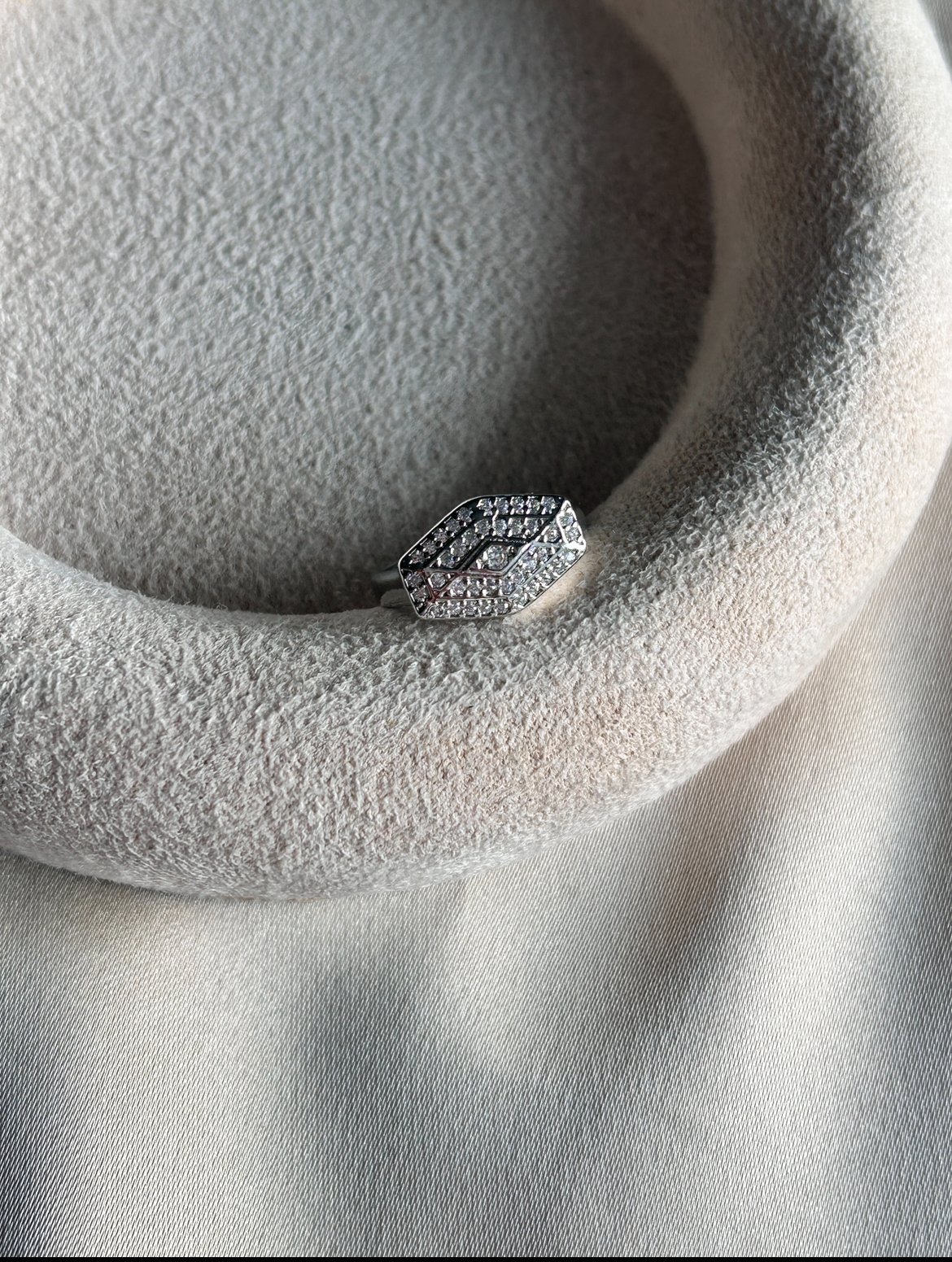 Dörtgen Taşlı Yüzük (gümüş renk)