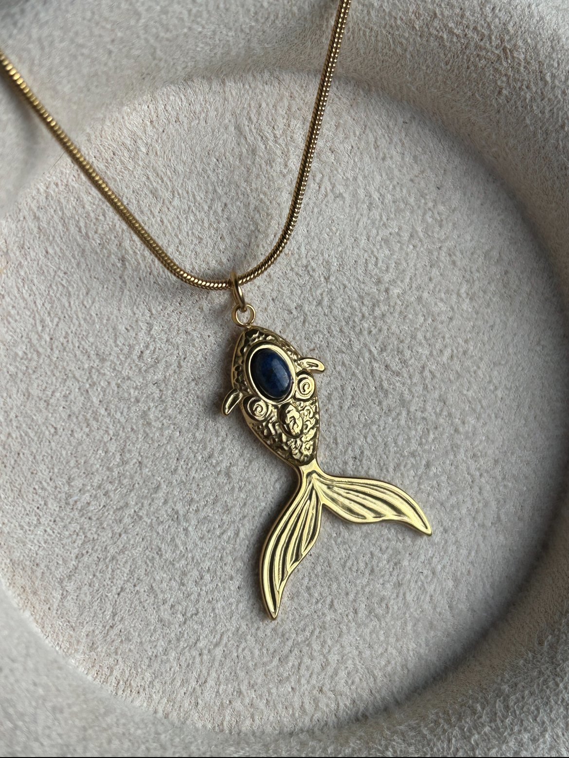 Lacivert Taş Balık Model Çelik Kolye