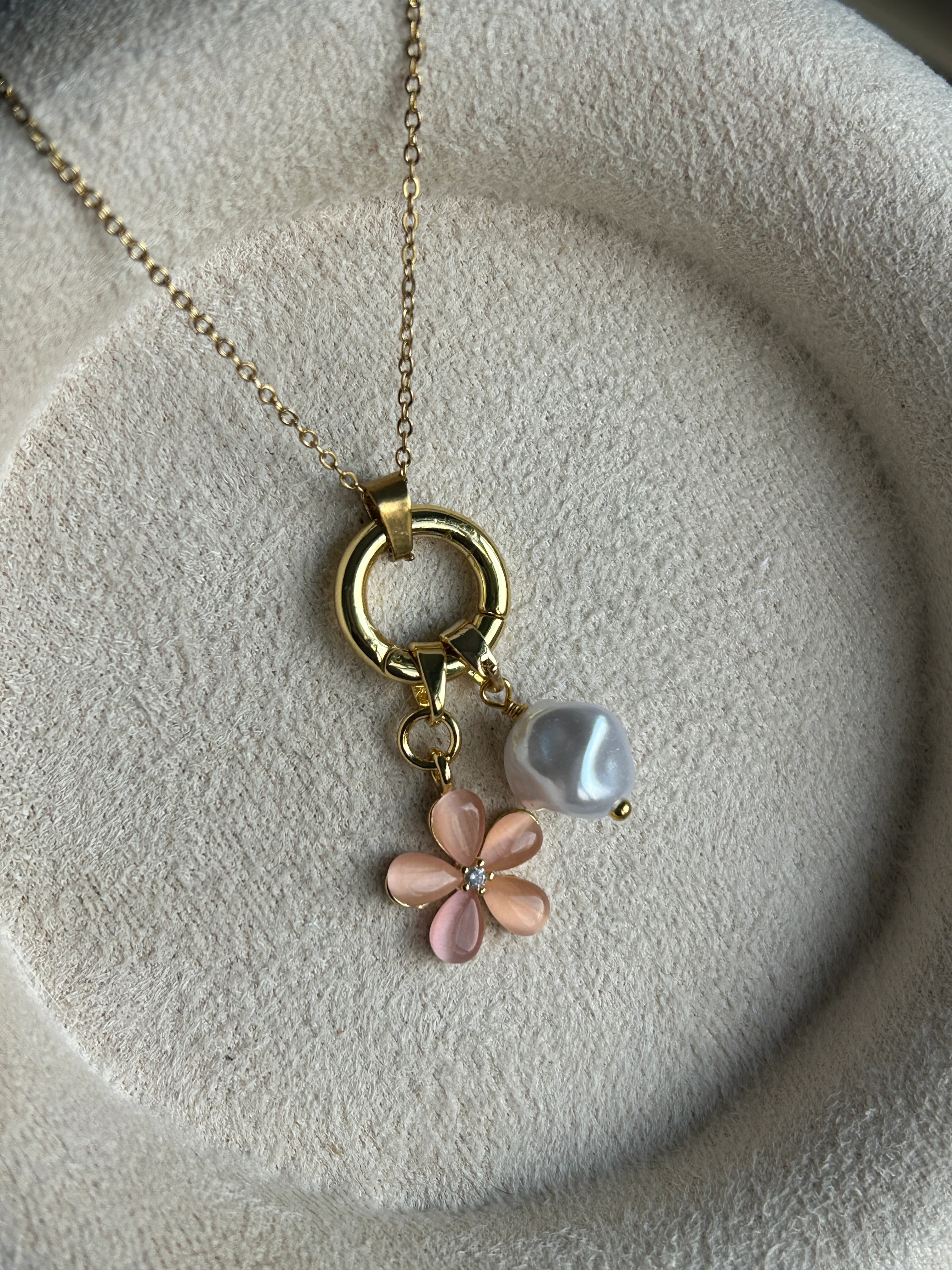 Çiçek İnci Charm Kolye 