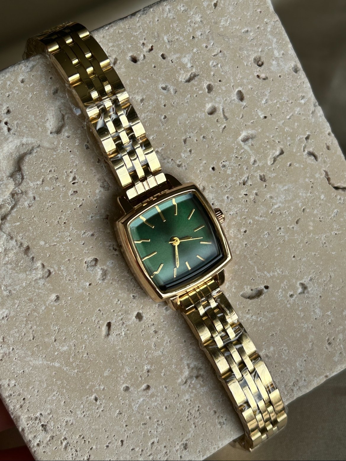 Kare Model Yeşil Kadran Saat ( gold renk )