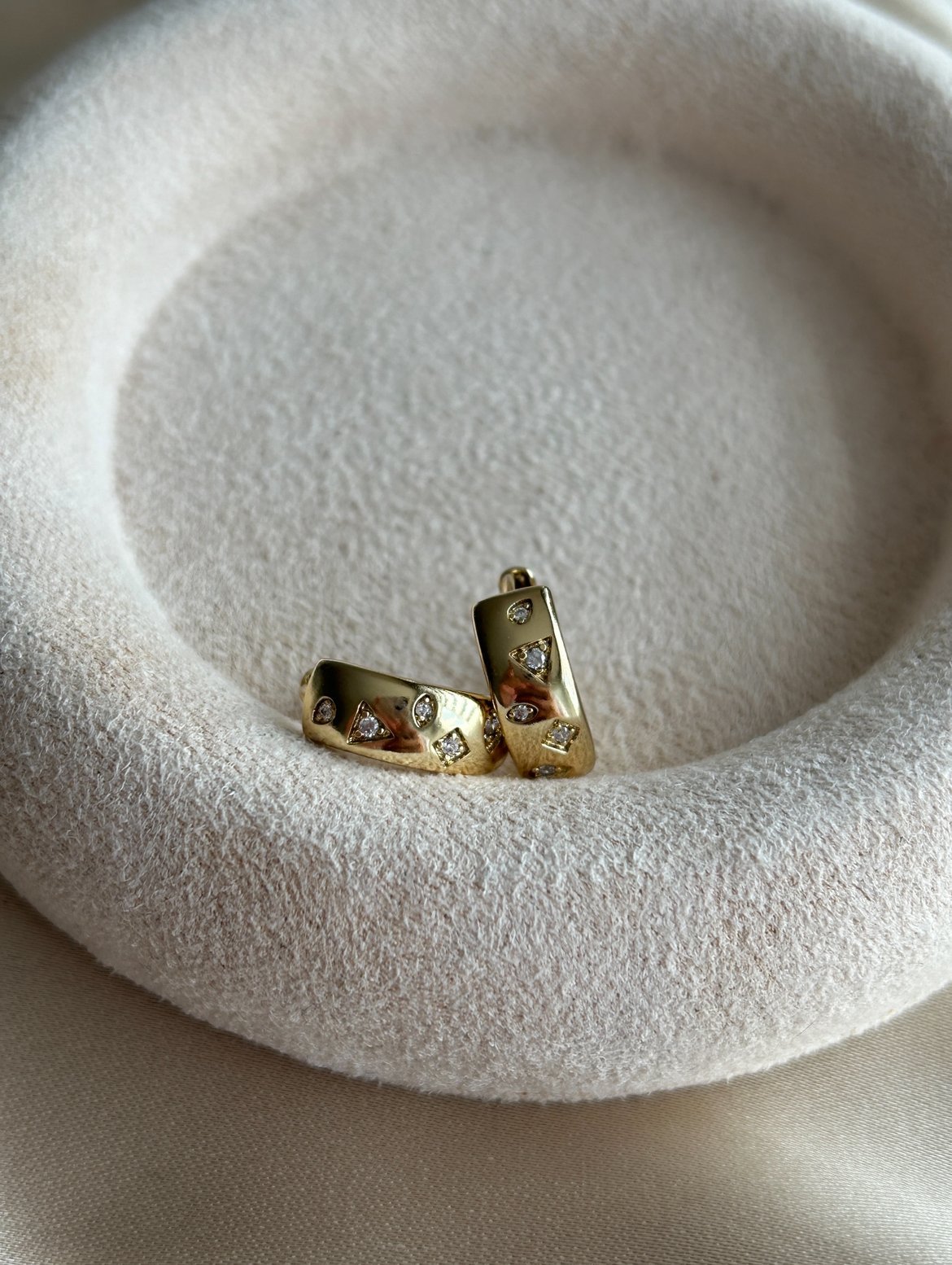 Gömme Taş Model Küpe