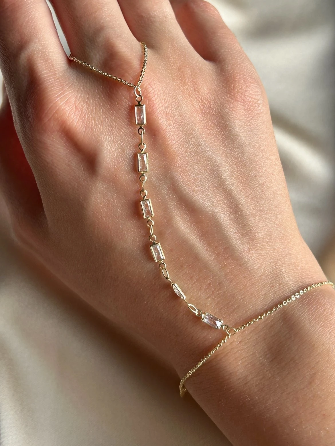 Beyaz Taş Şahmeran ( gold renk )