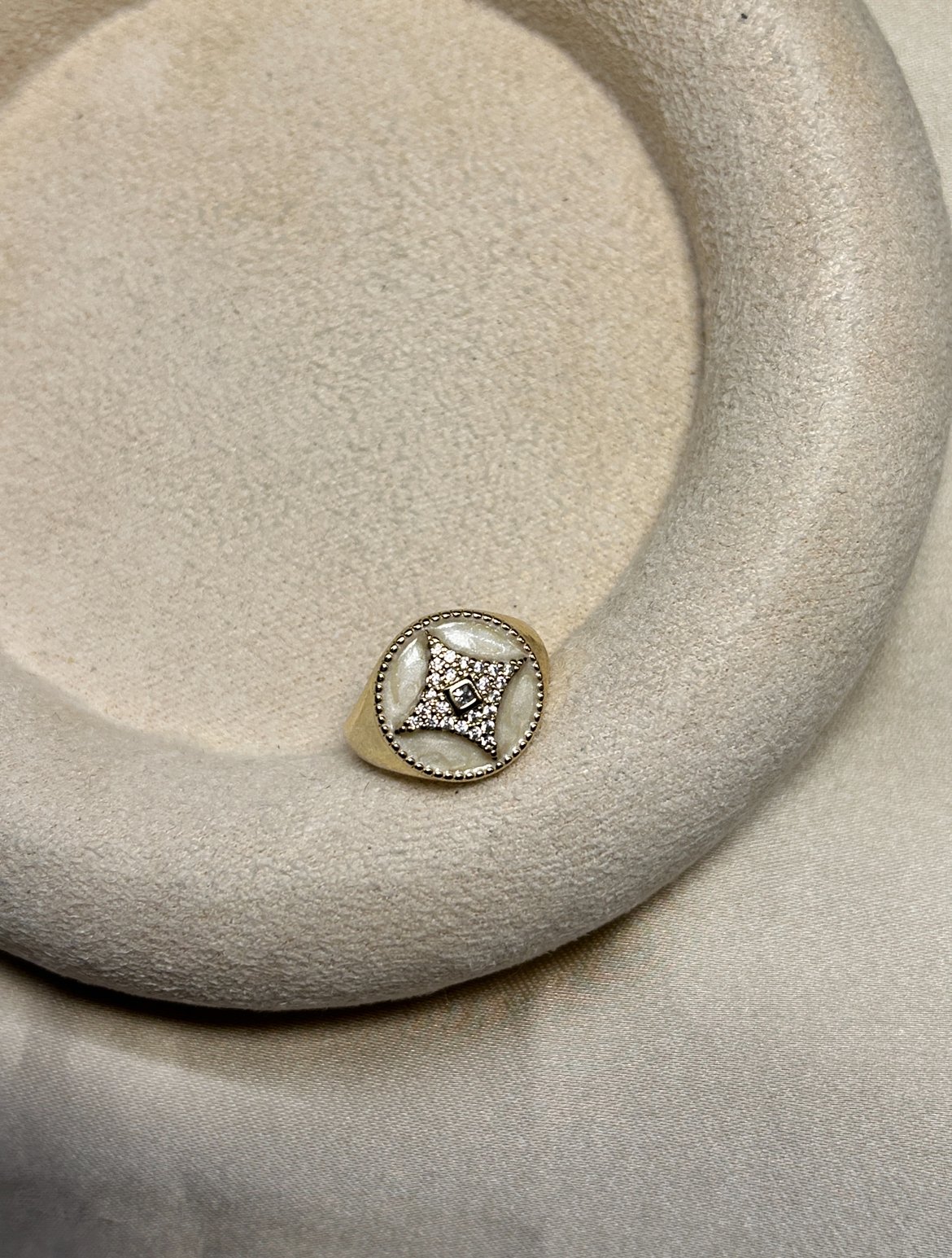 Kuzey Yıldızı Beyaz Mine Yüzük