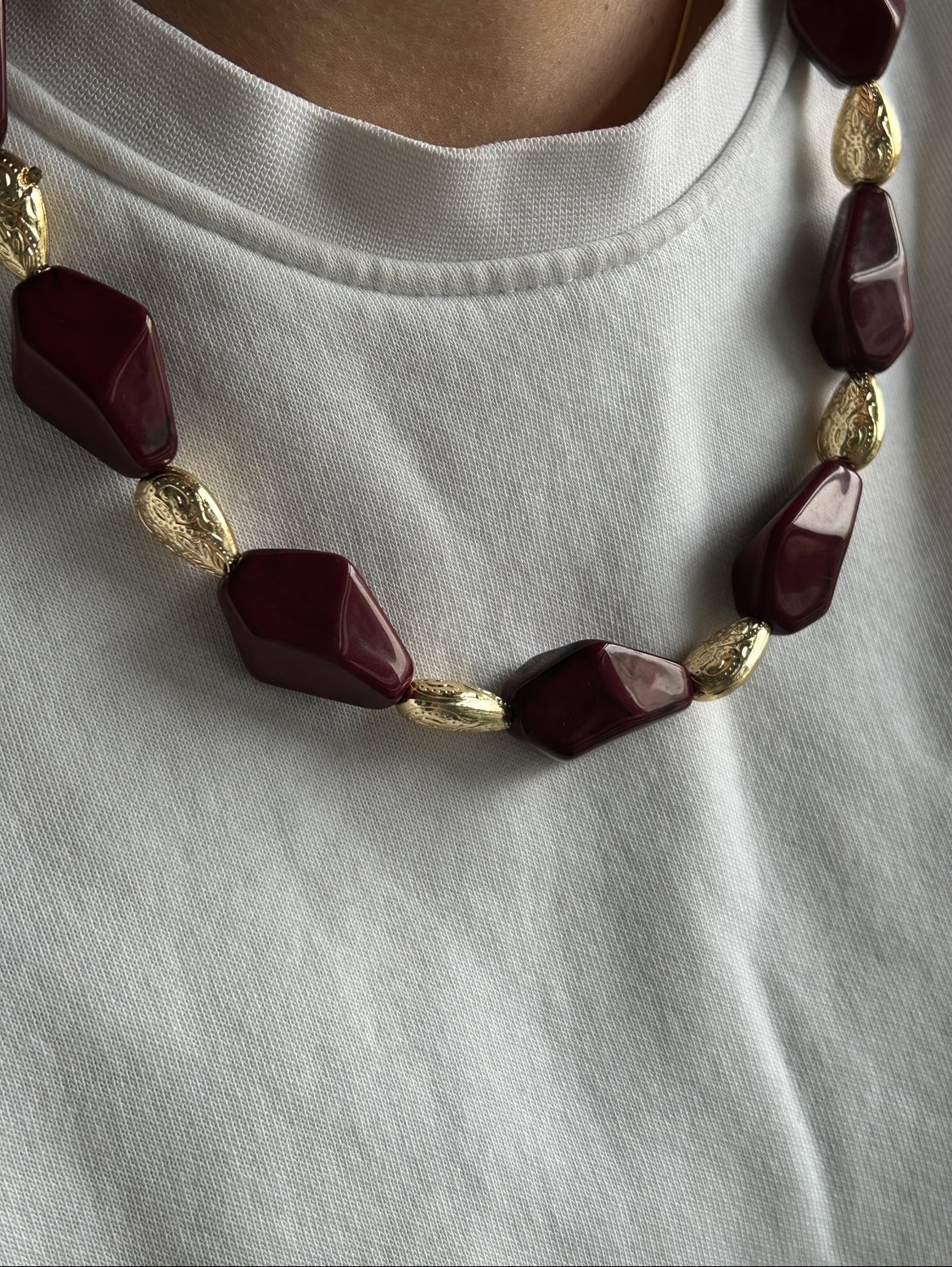 Bordo Taş Akrilik Kolye