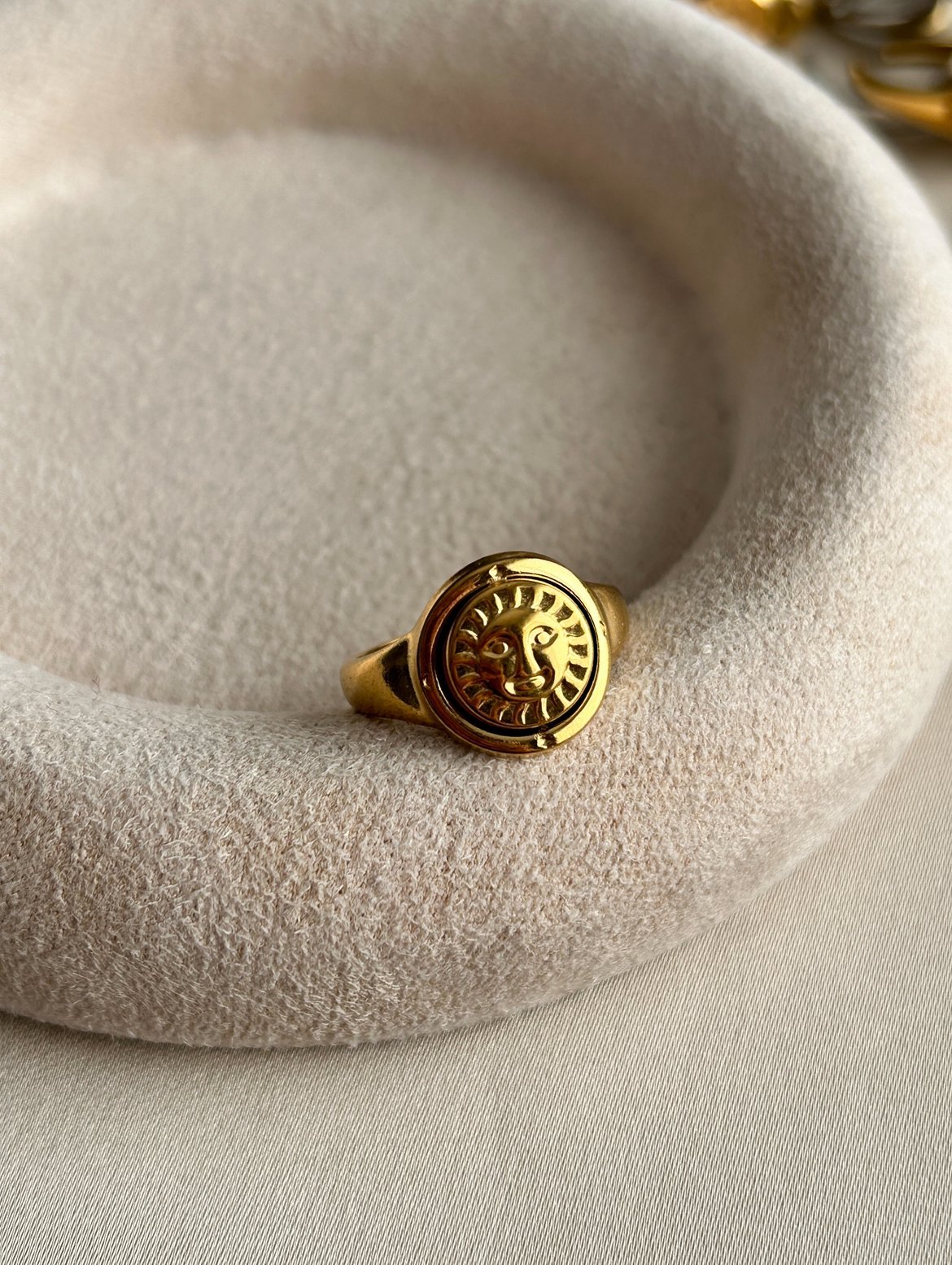 Büyük Güneş Motif Yüzük